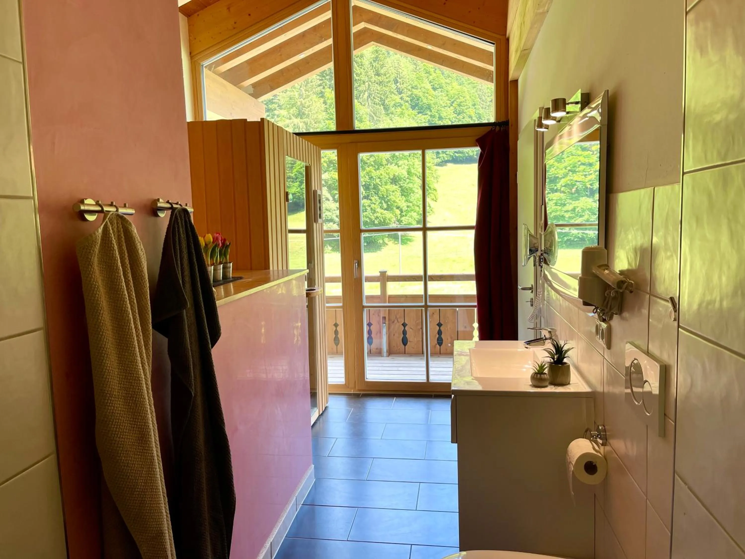 Bathroom in Alpenlodge Charivari - SommerBergBahn unlimited kostenlos