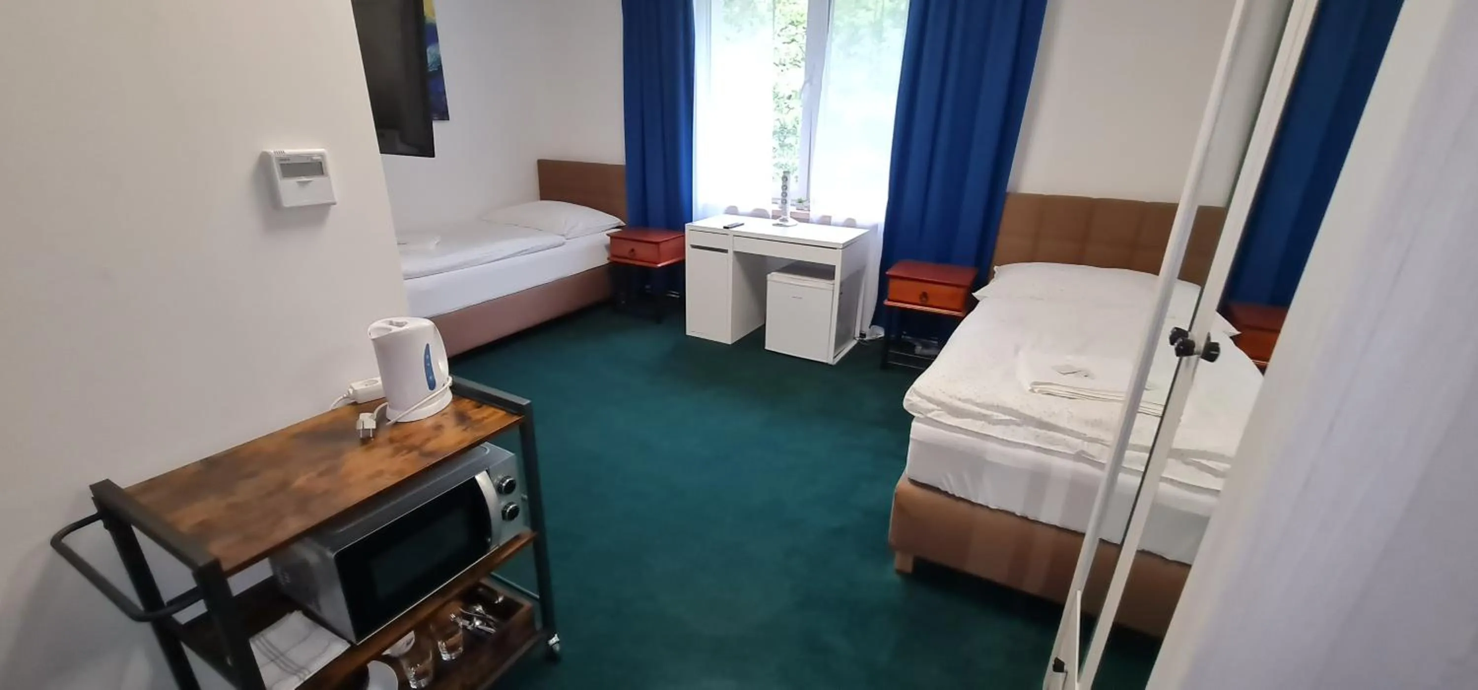 Twin Room - single occupancy in Apartmány Orlová