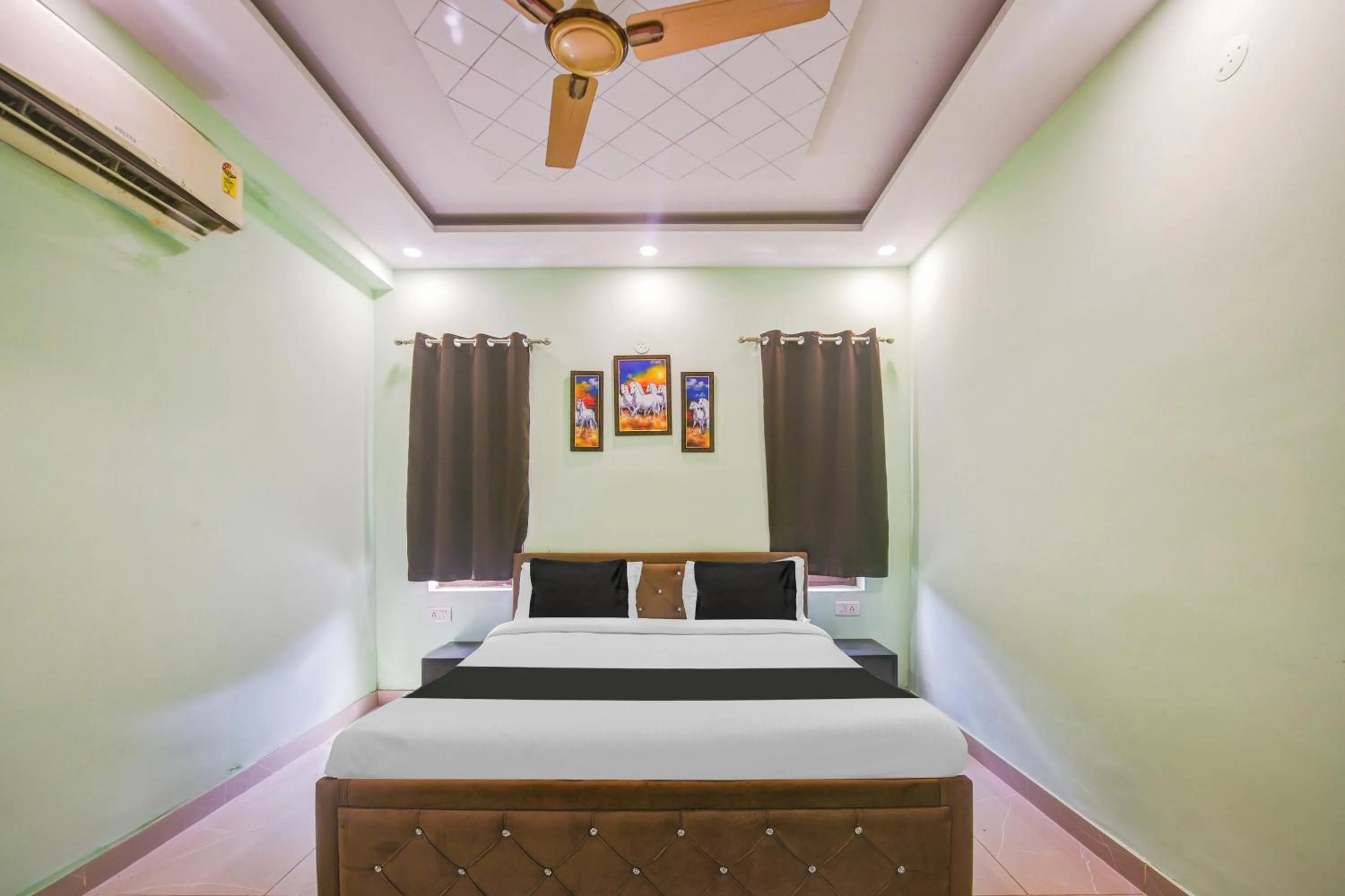 Bedroom, Bed in Hotel O Ridge Way Stays