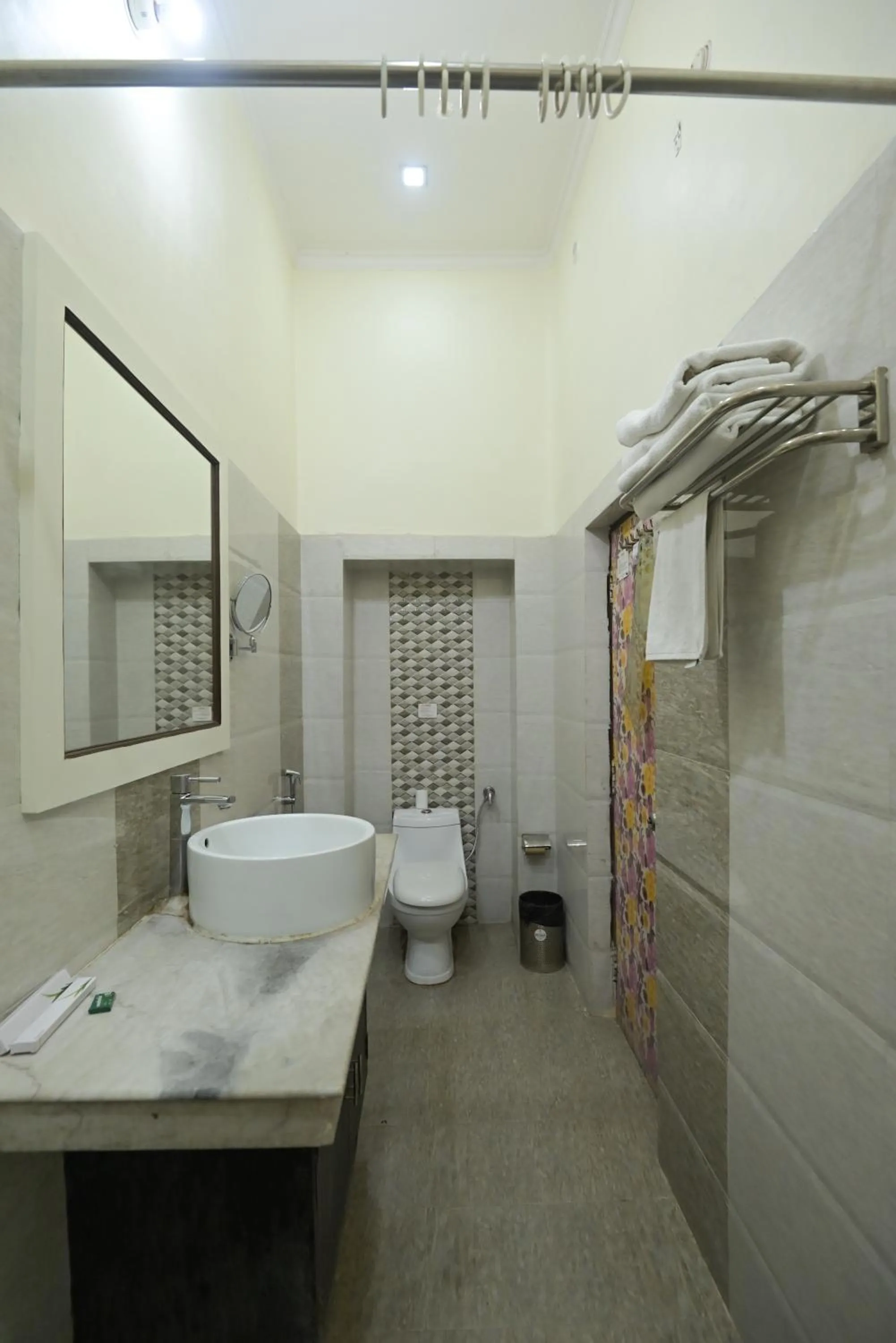Bathroom in Shree Ganesha Palace Near Kashi Vishwanath Temple