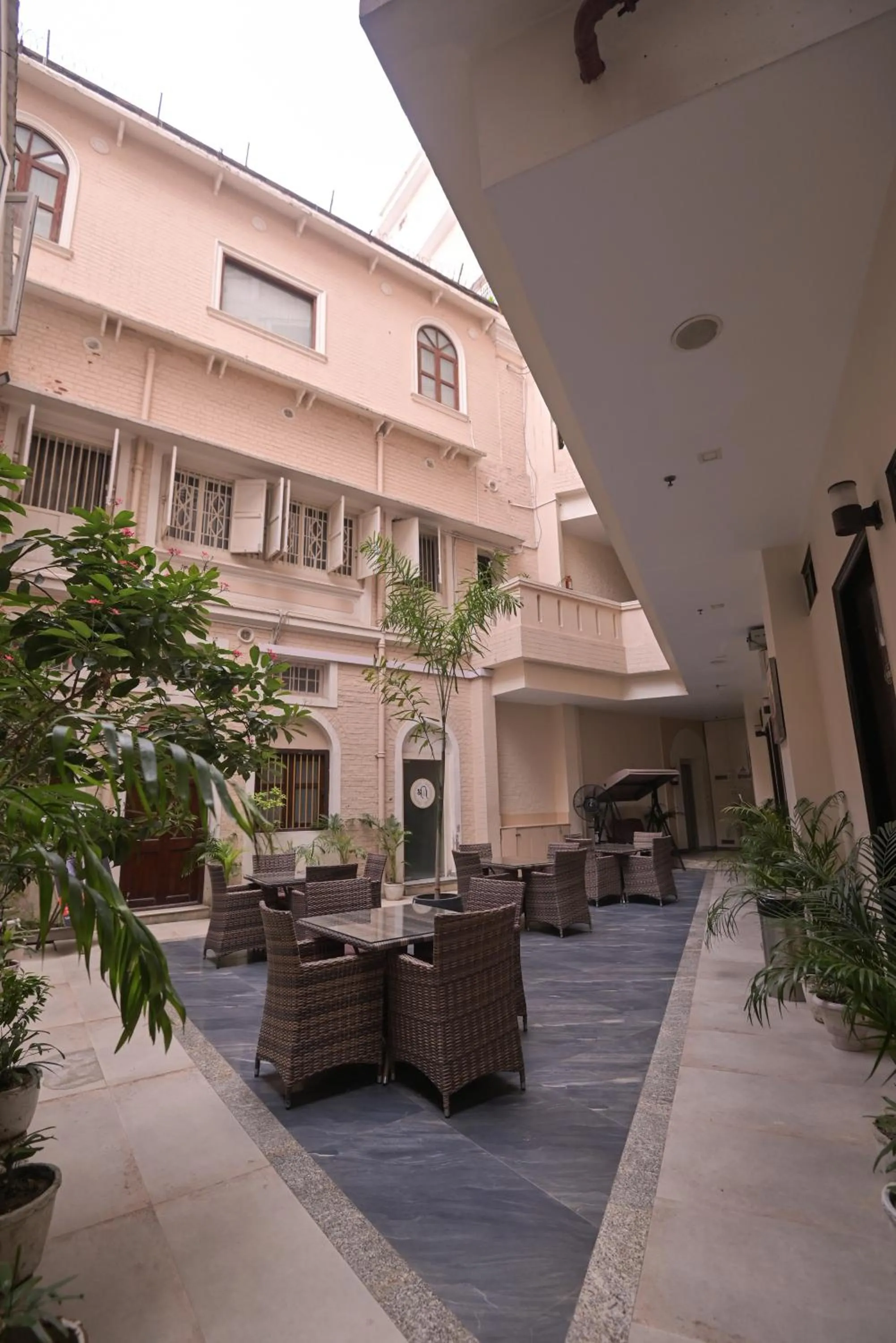 Property building in Shree Ganesha Palace Near Kashi Vishwanath Temple