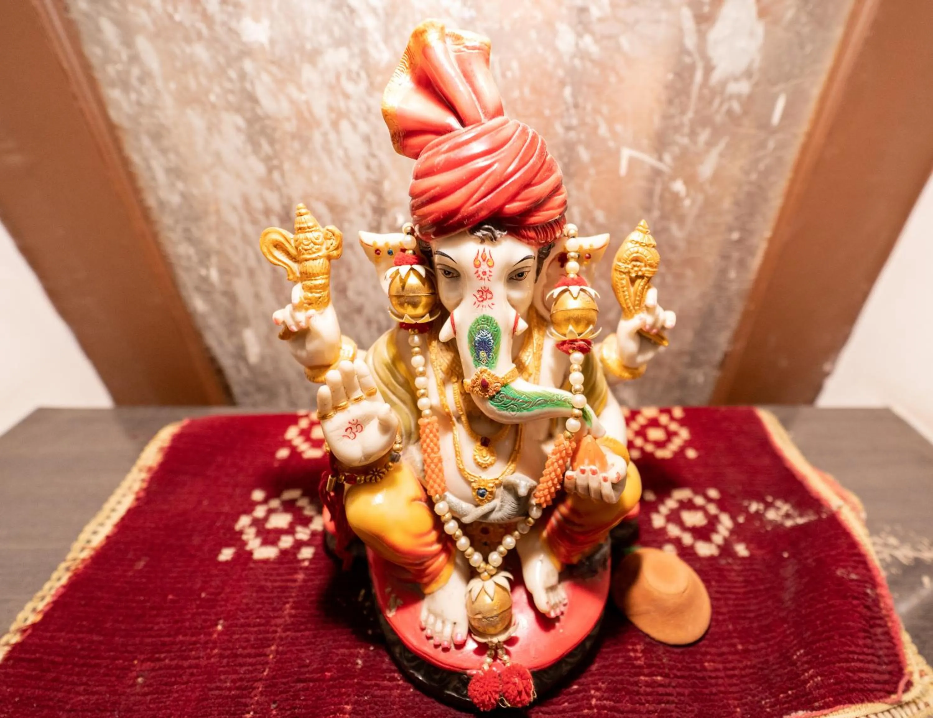 Decorative detail in Shree Ganesha Palace Near Kashi Vishwanath Temple