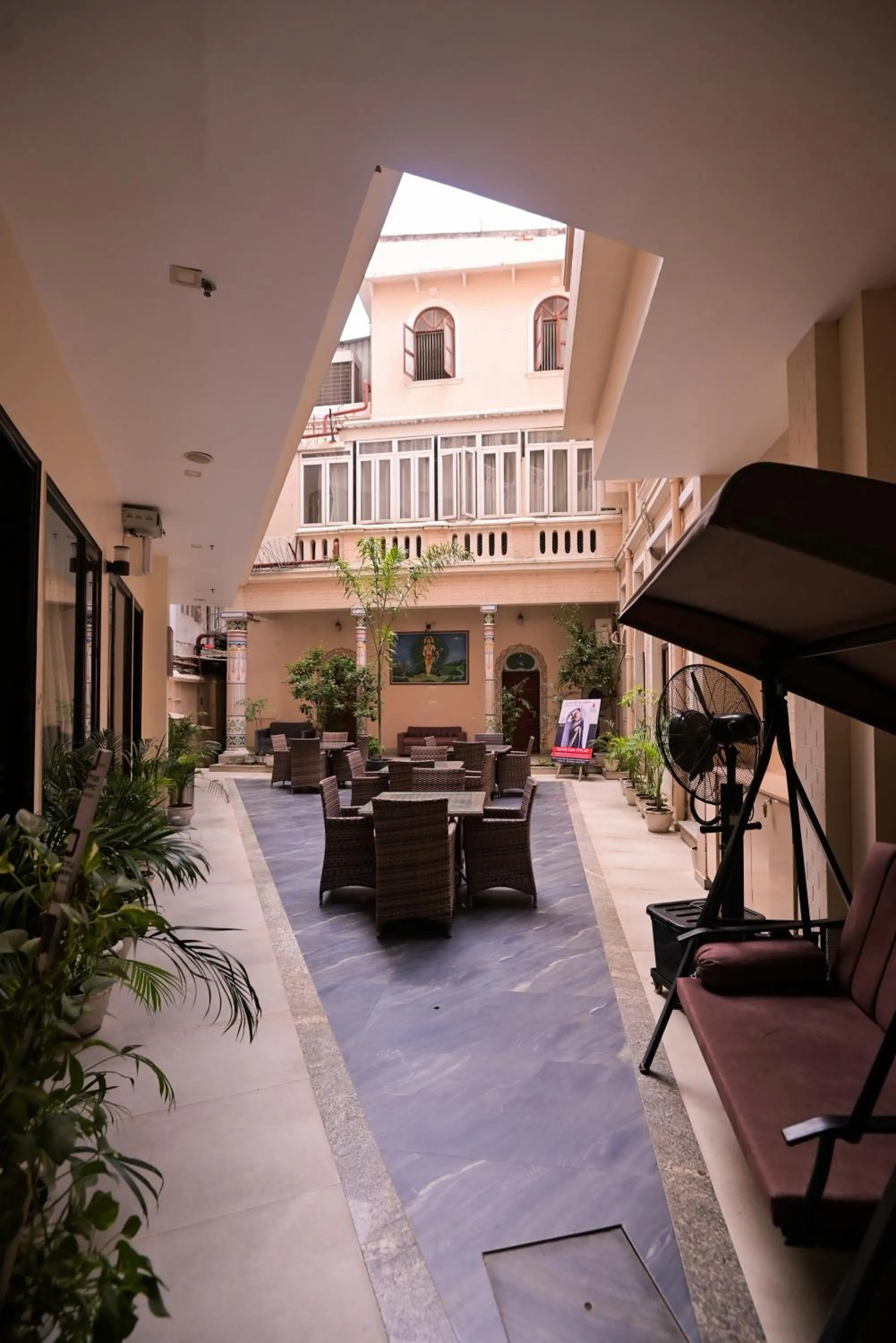 Property building in Shree Ganesha Palace Near Kashi Vishwanath Temple