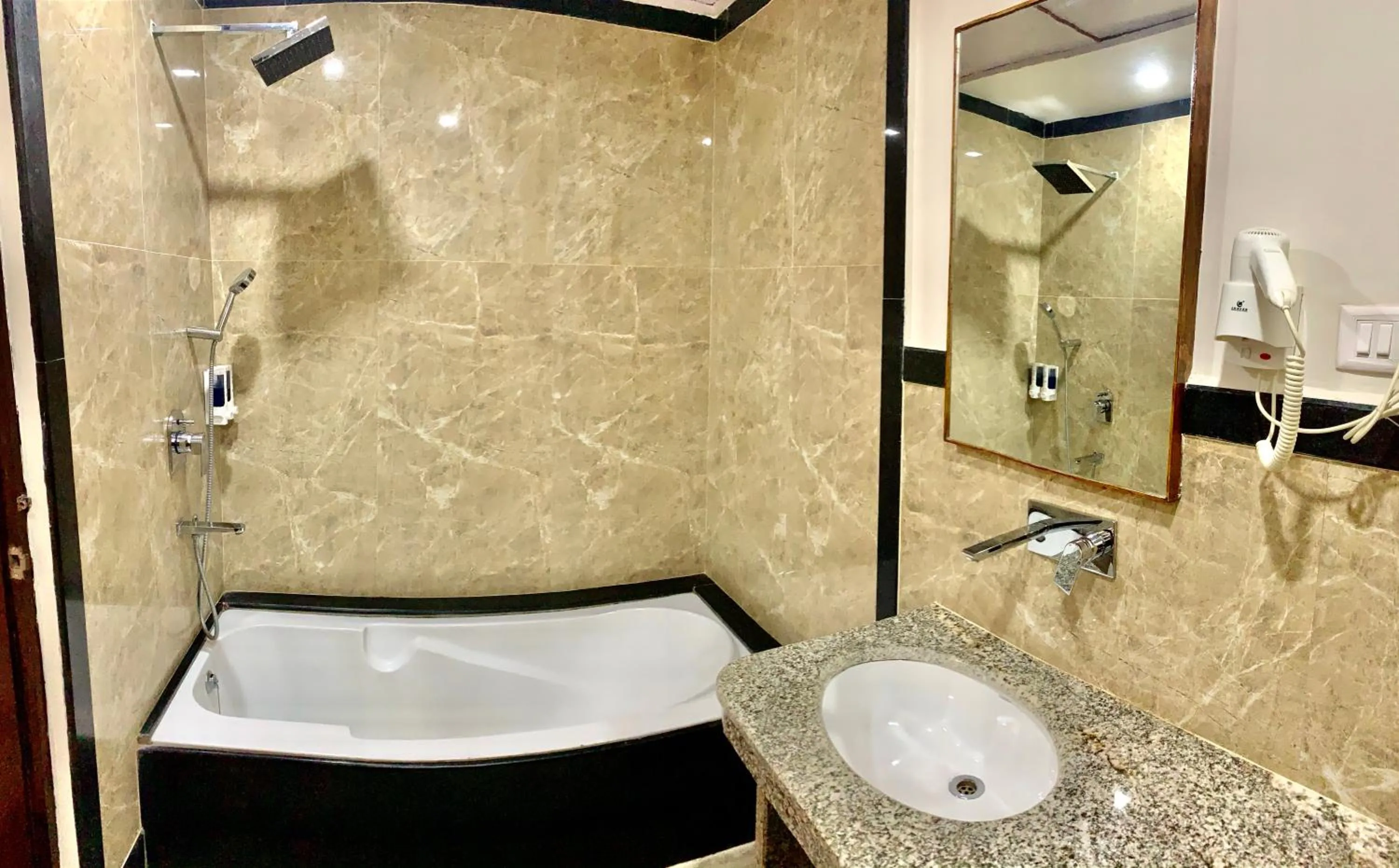 Bathroom in Shree Ganesha Palace Near Kashi Vishwanath Temple