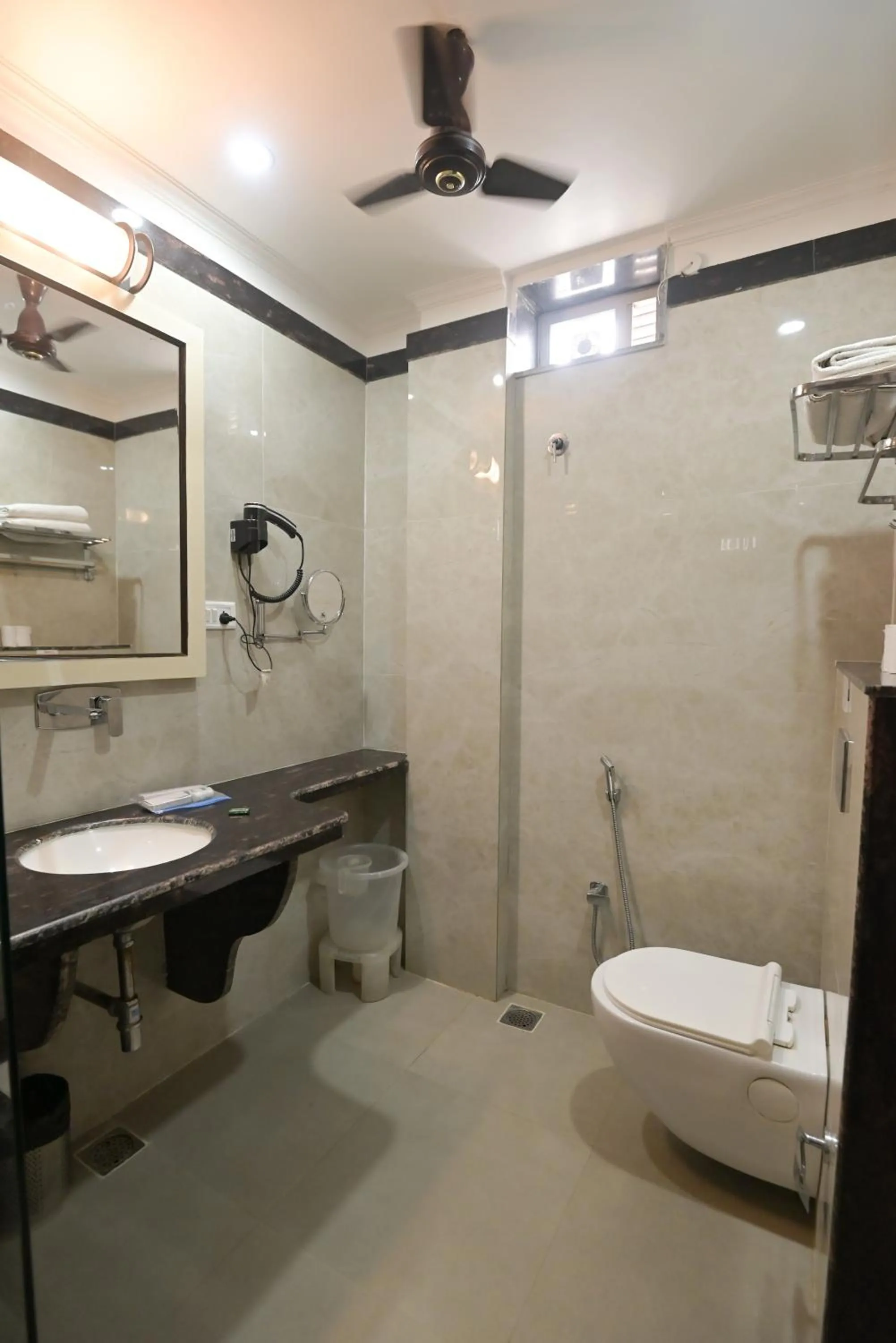 Toilet in Shree Ganesha Palace Near Kashi Vishwanath Temple