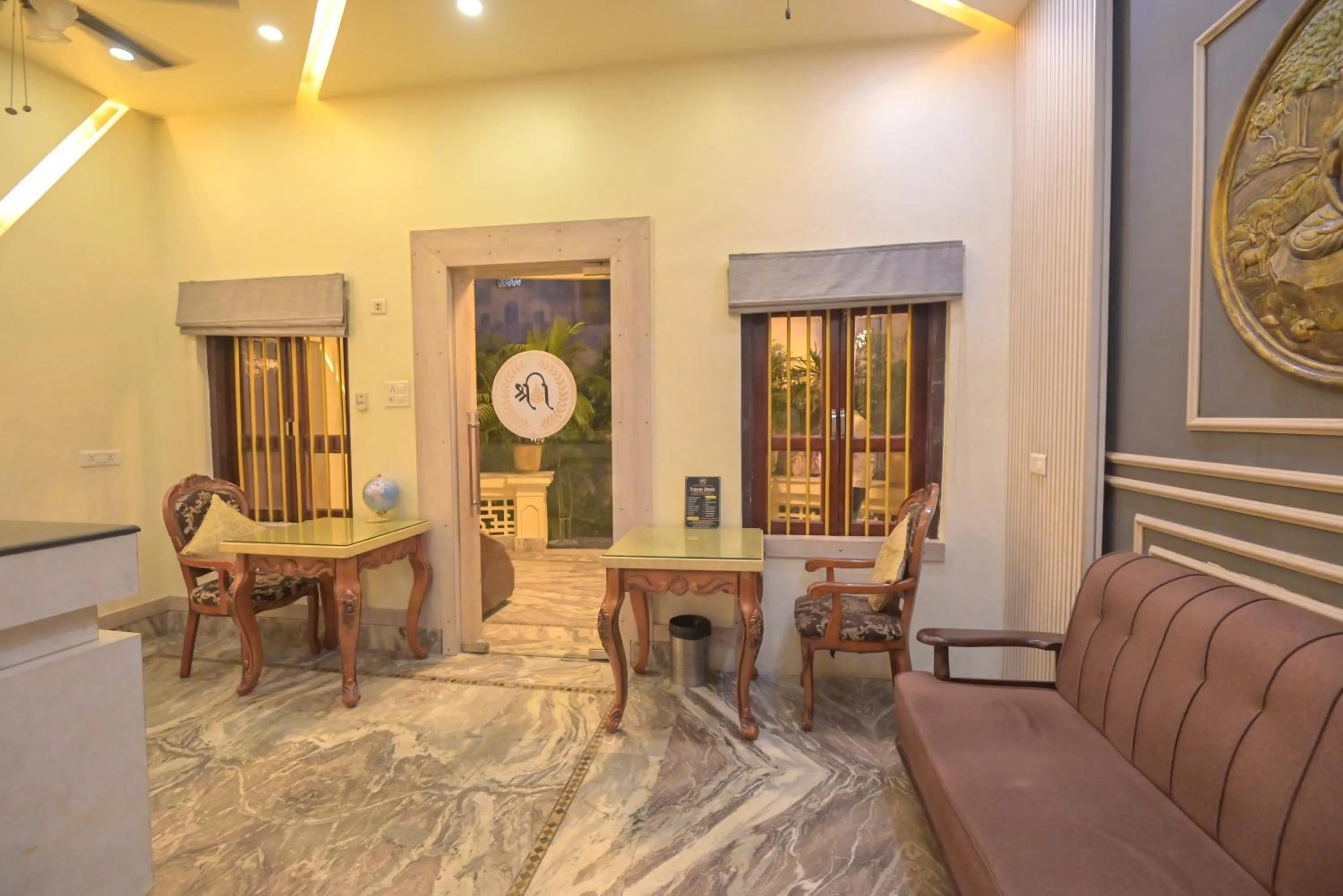 Lobby or reception in Shree Ganesha Palace Near Kashi Vishwanath Temple