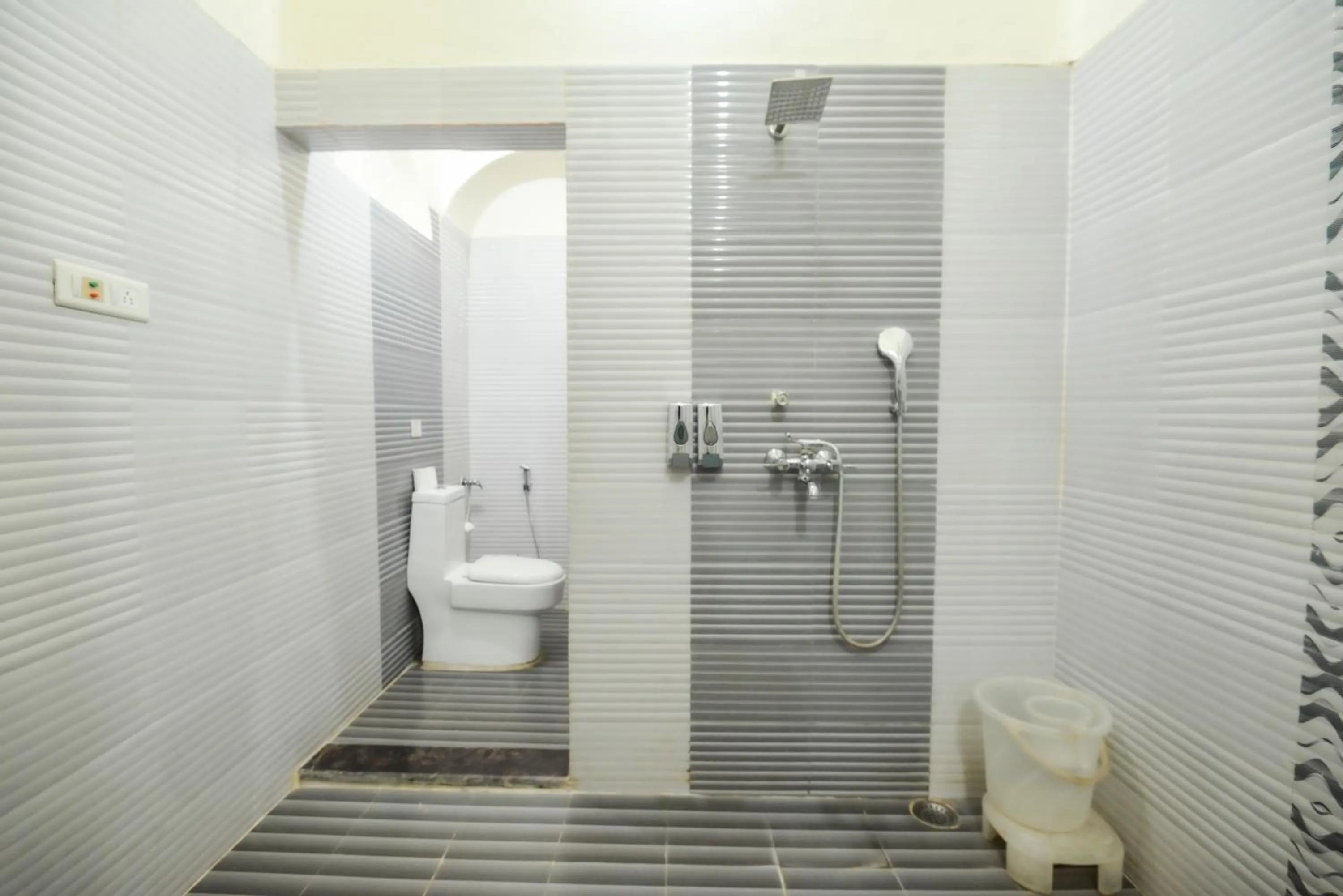 Bathroom in Shree Ganesha Palace Near Kashi Vishwanath Temple