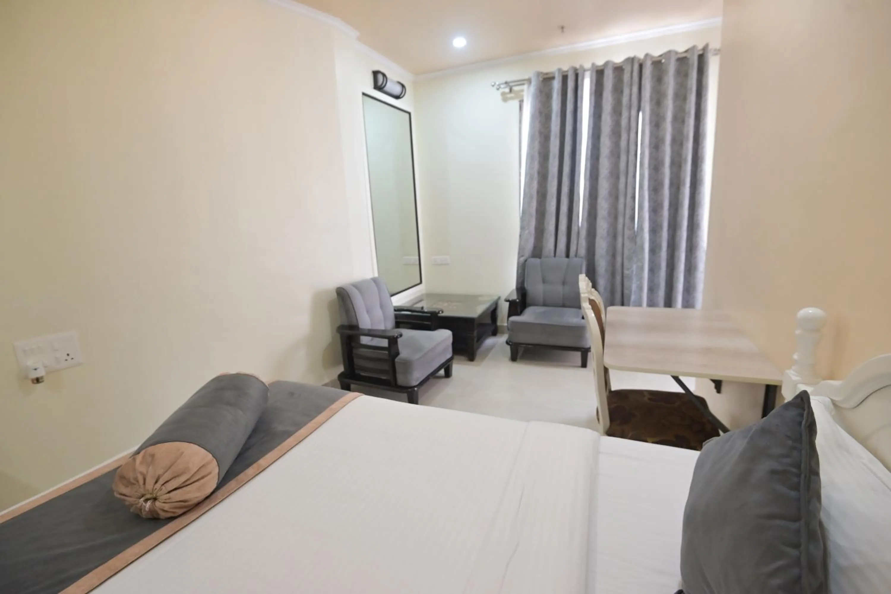 Living room, Bed in Shree Ganesha Palace Near Kashi Vishwanath Temple