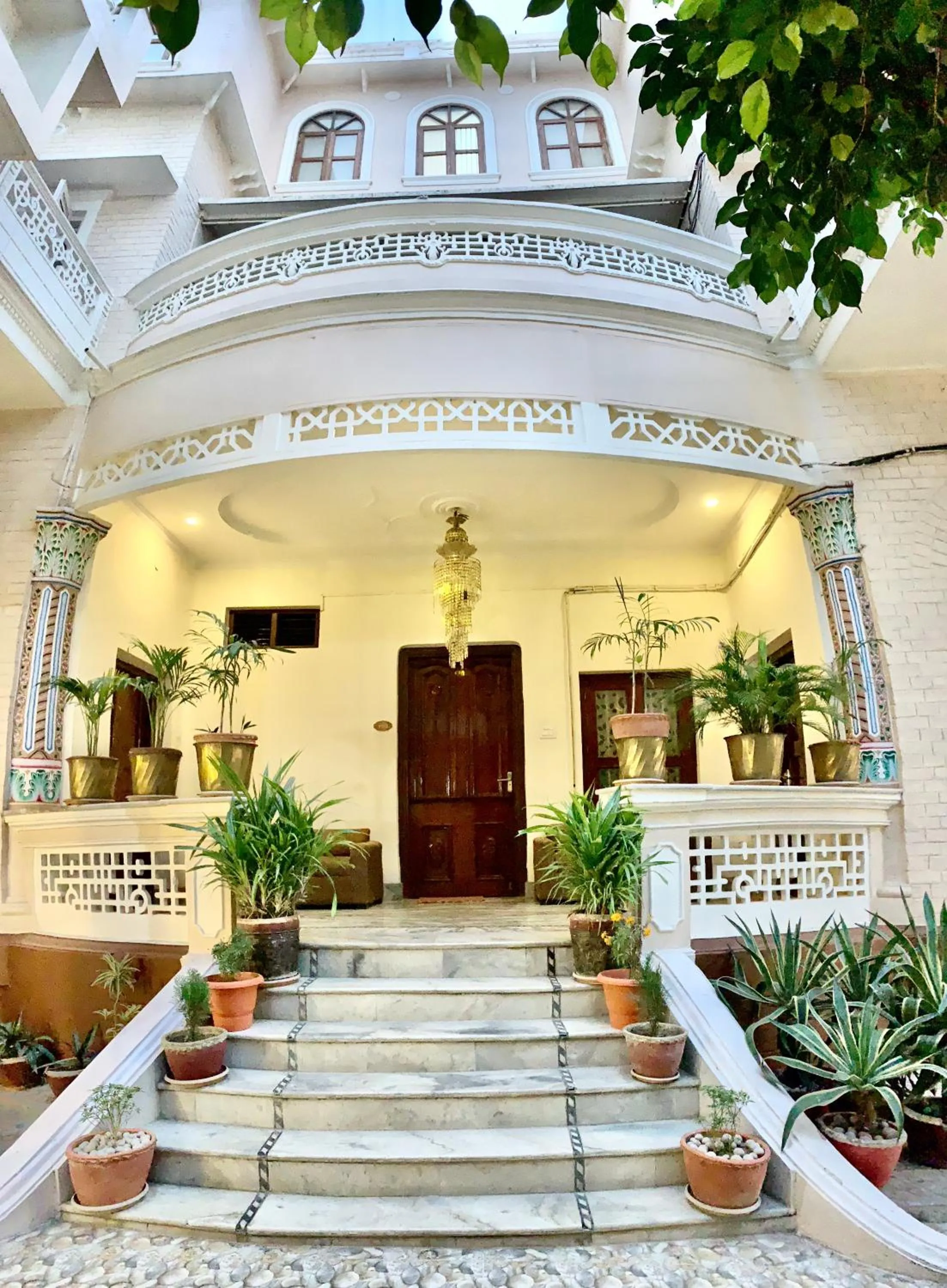 Facade/entrance in Shree Ganesha Palace Near Kashi Vishwanath Temple