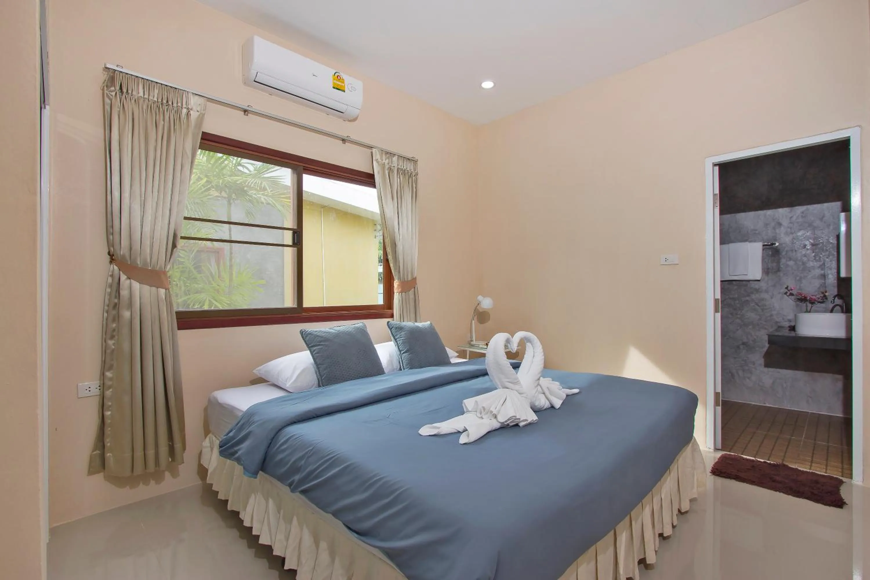 Bedroom, Bed in Maikhao Home Garden Bungalow