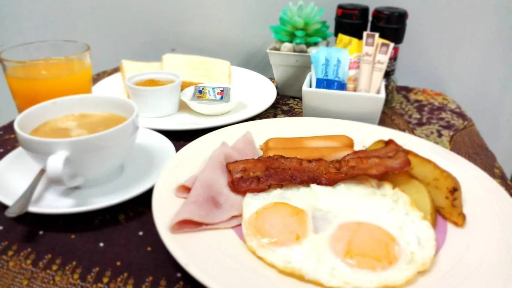 Breakfast in Maikhao Home Garden Bungalow