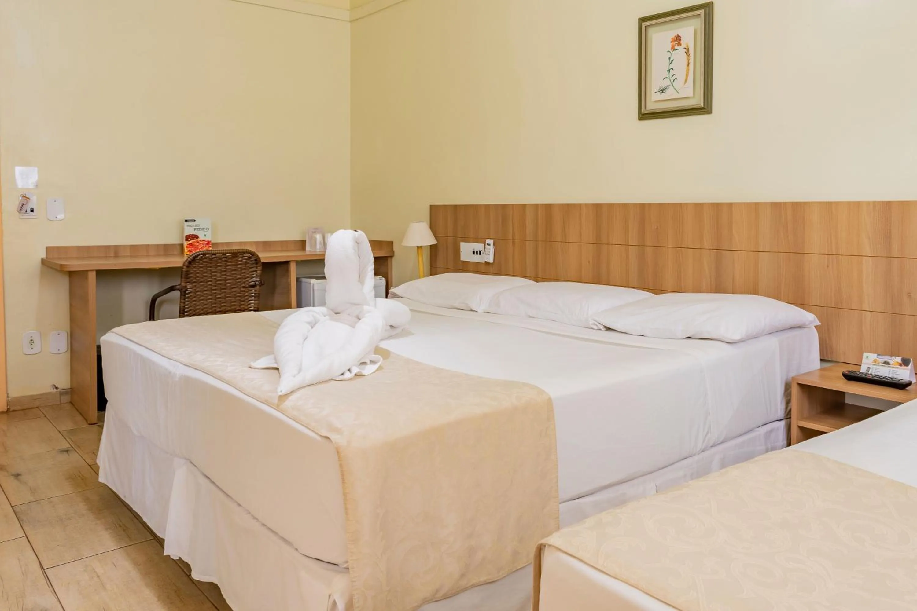 Bedroom, Bed in Hotel Colonial Iguaçu