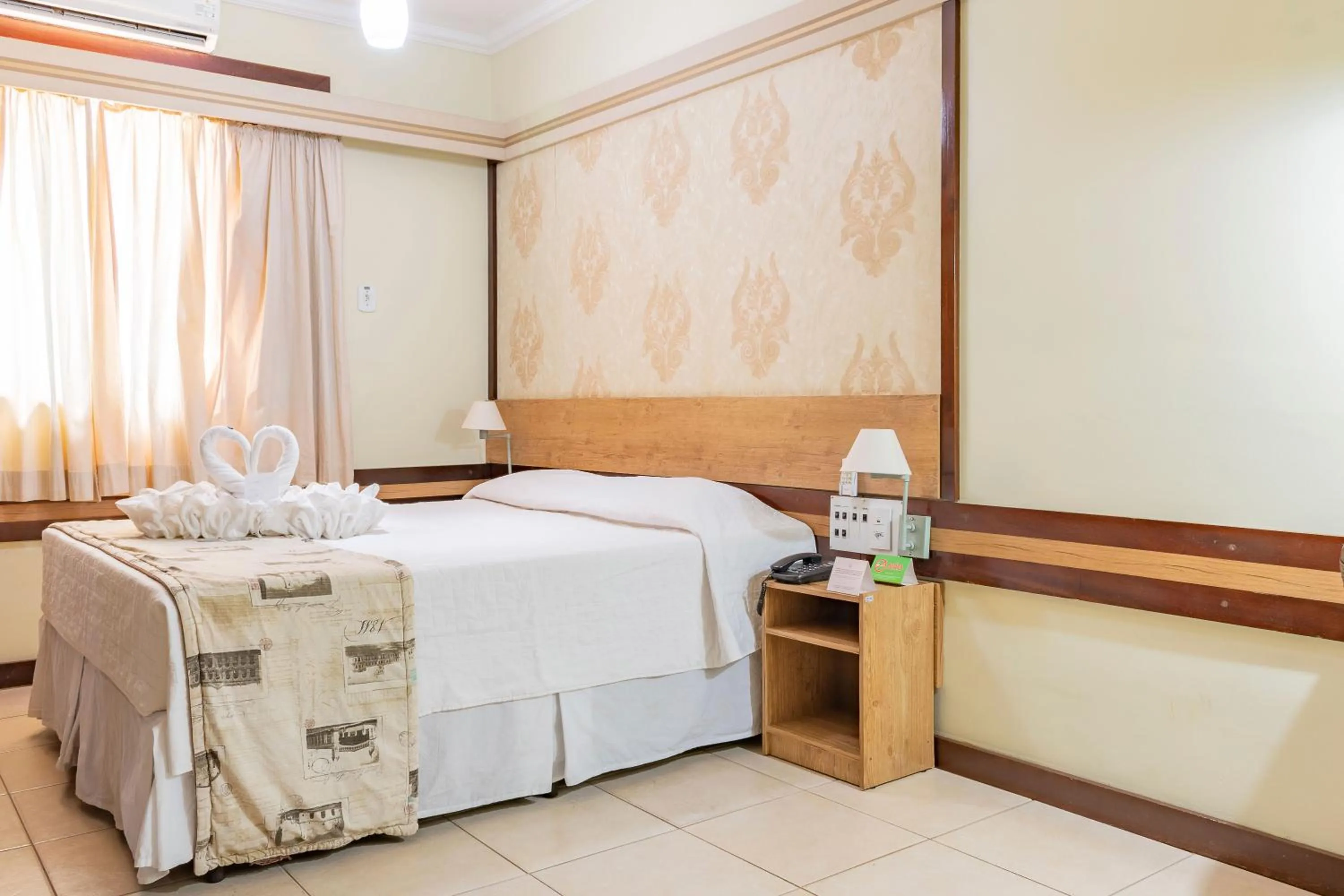Bedroom, Bed in Hotel Colonial Iguaçu
