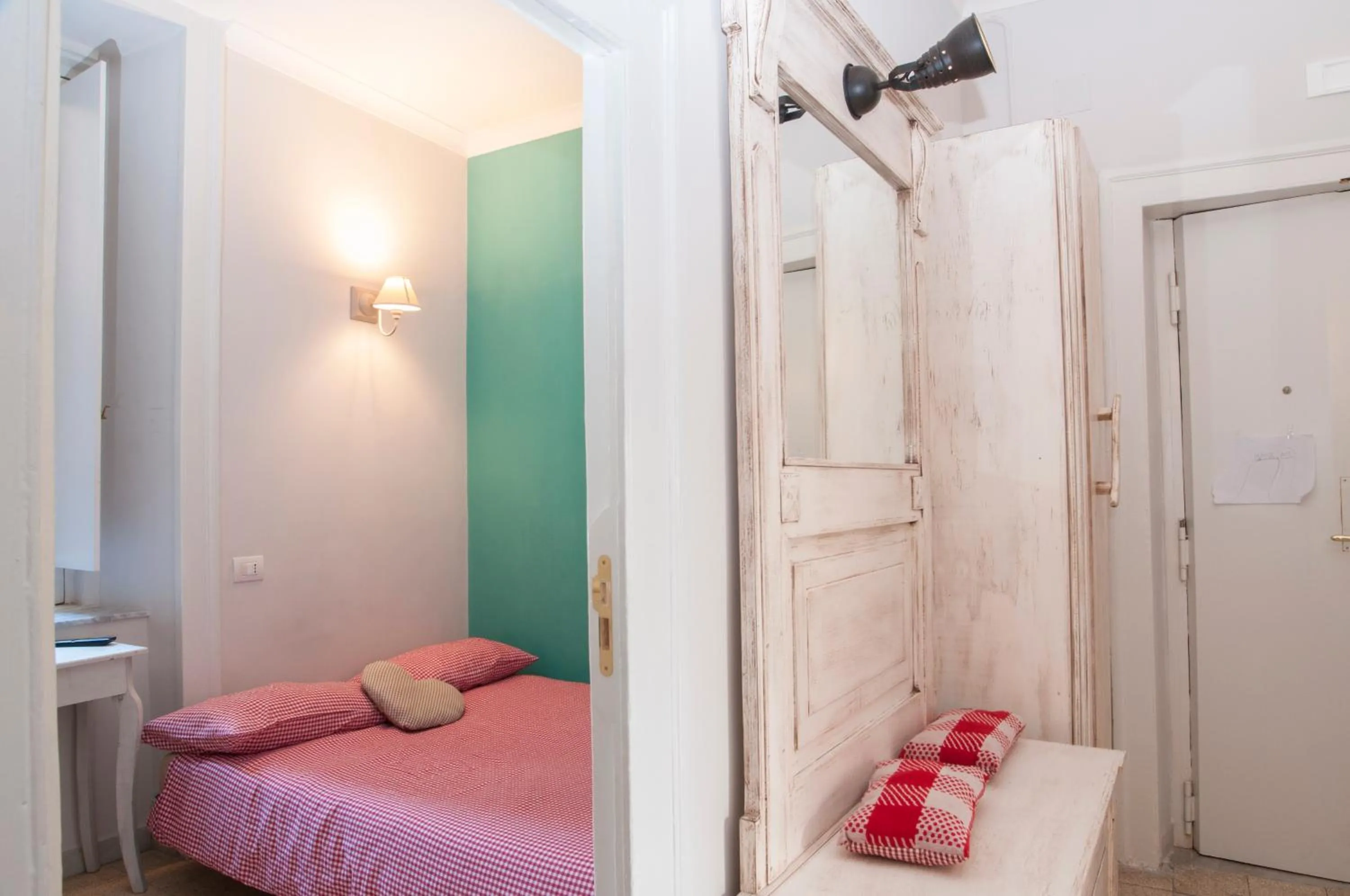 Decorative detail, Bed in Napul'art