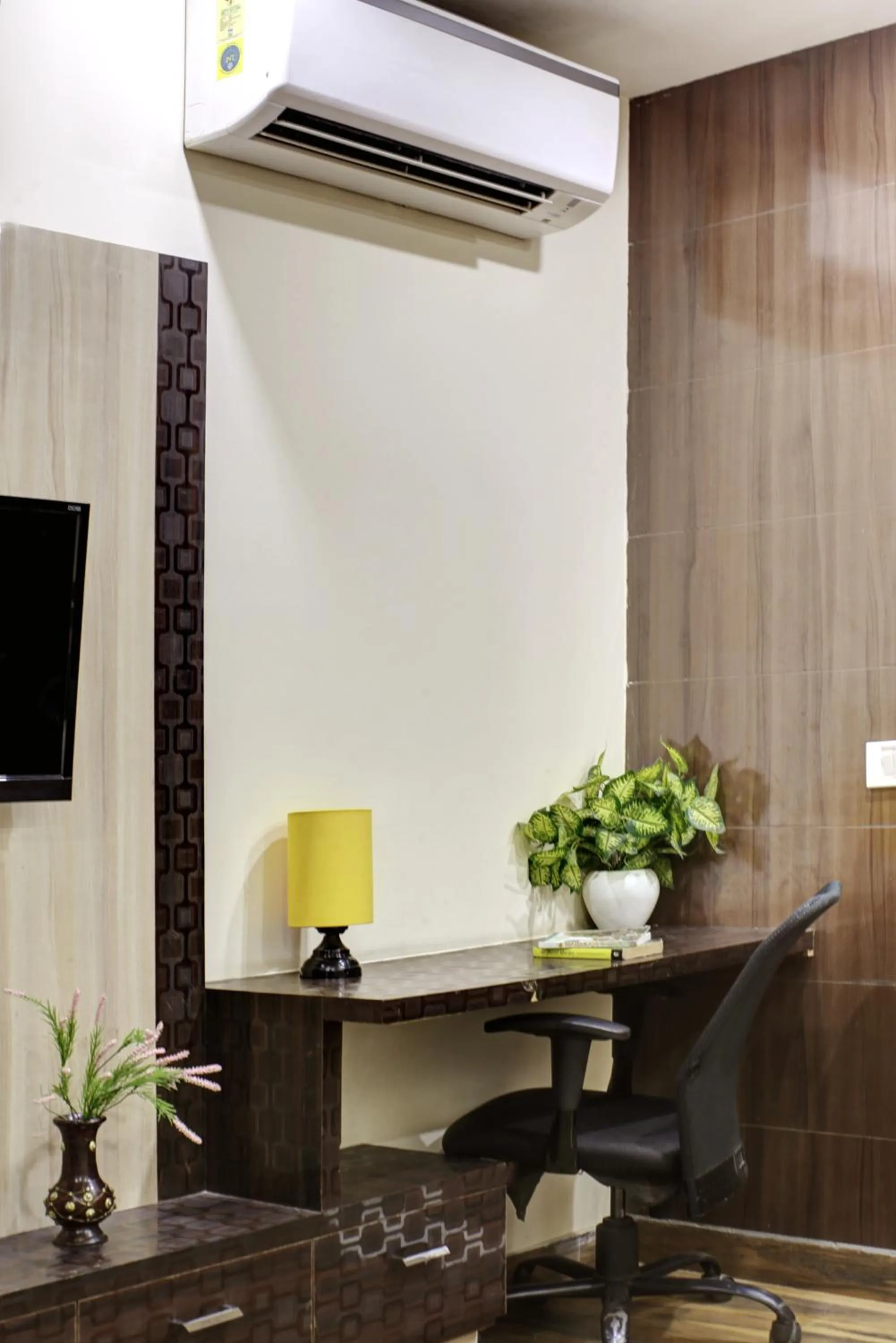 air conditioner in Hotel Grand Manor