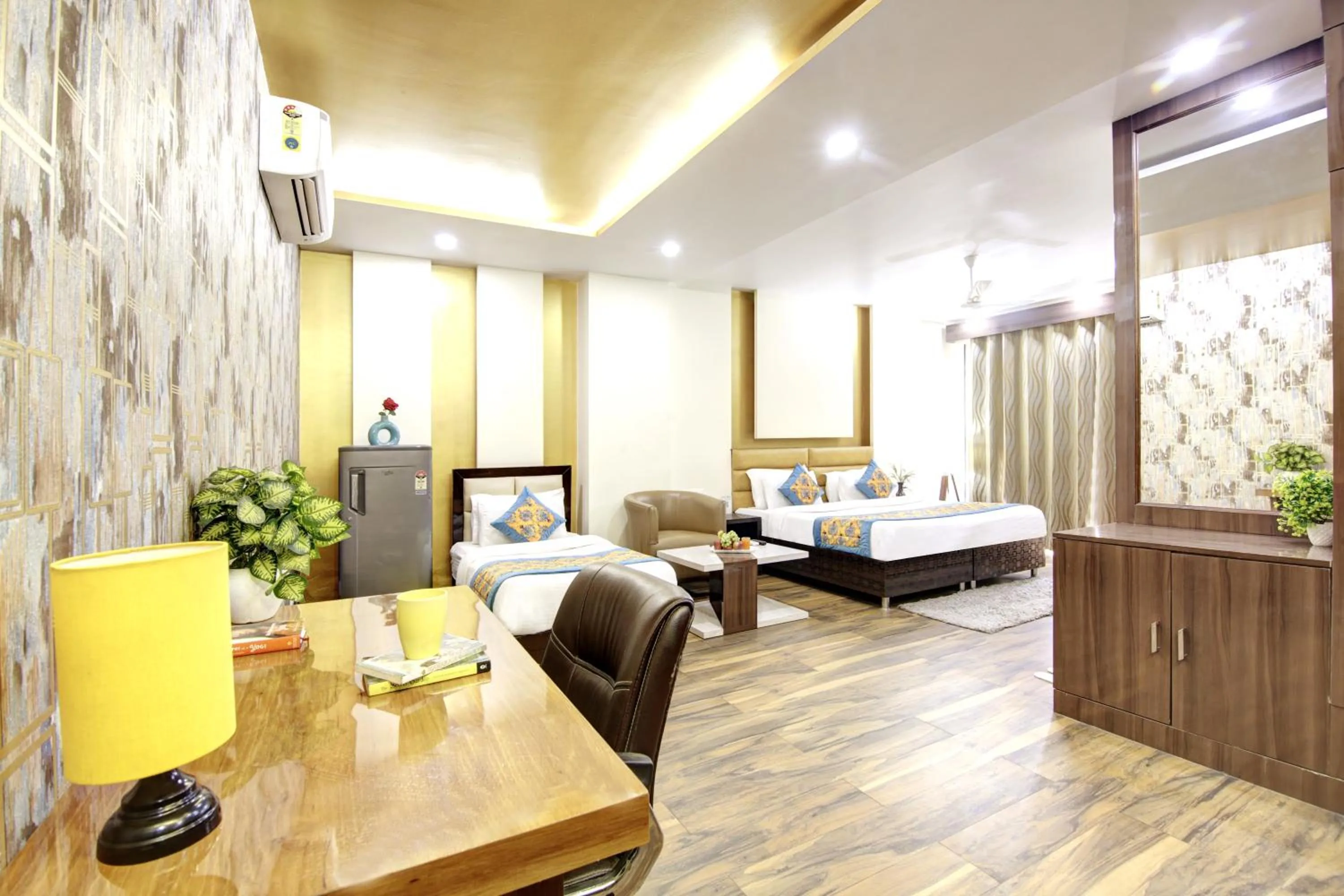 Bed in Hotel Grand Manor