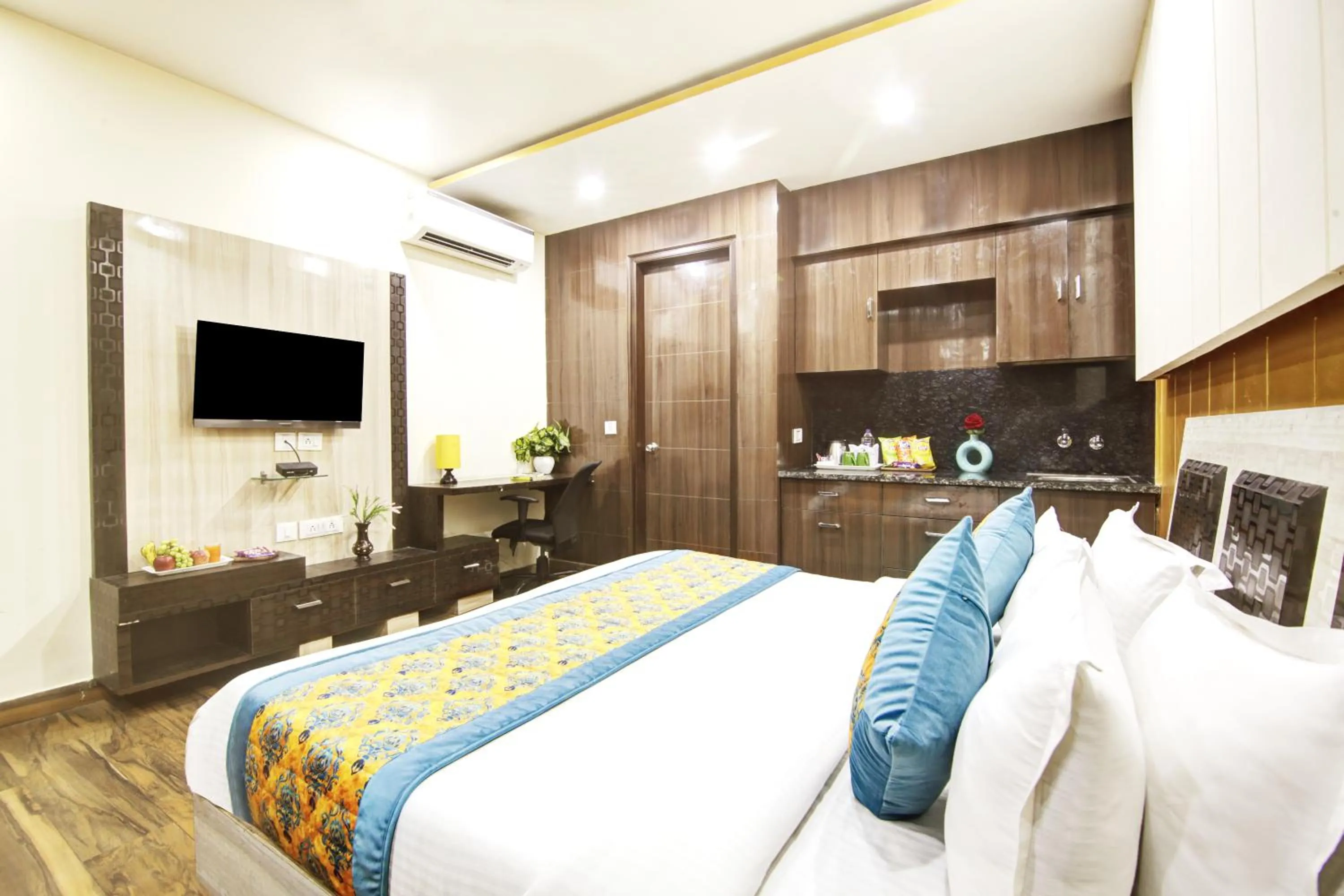 Bed in Hotel Grand Manor