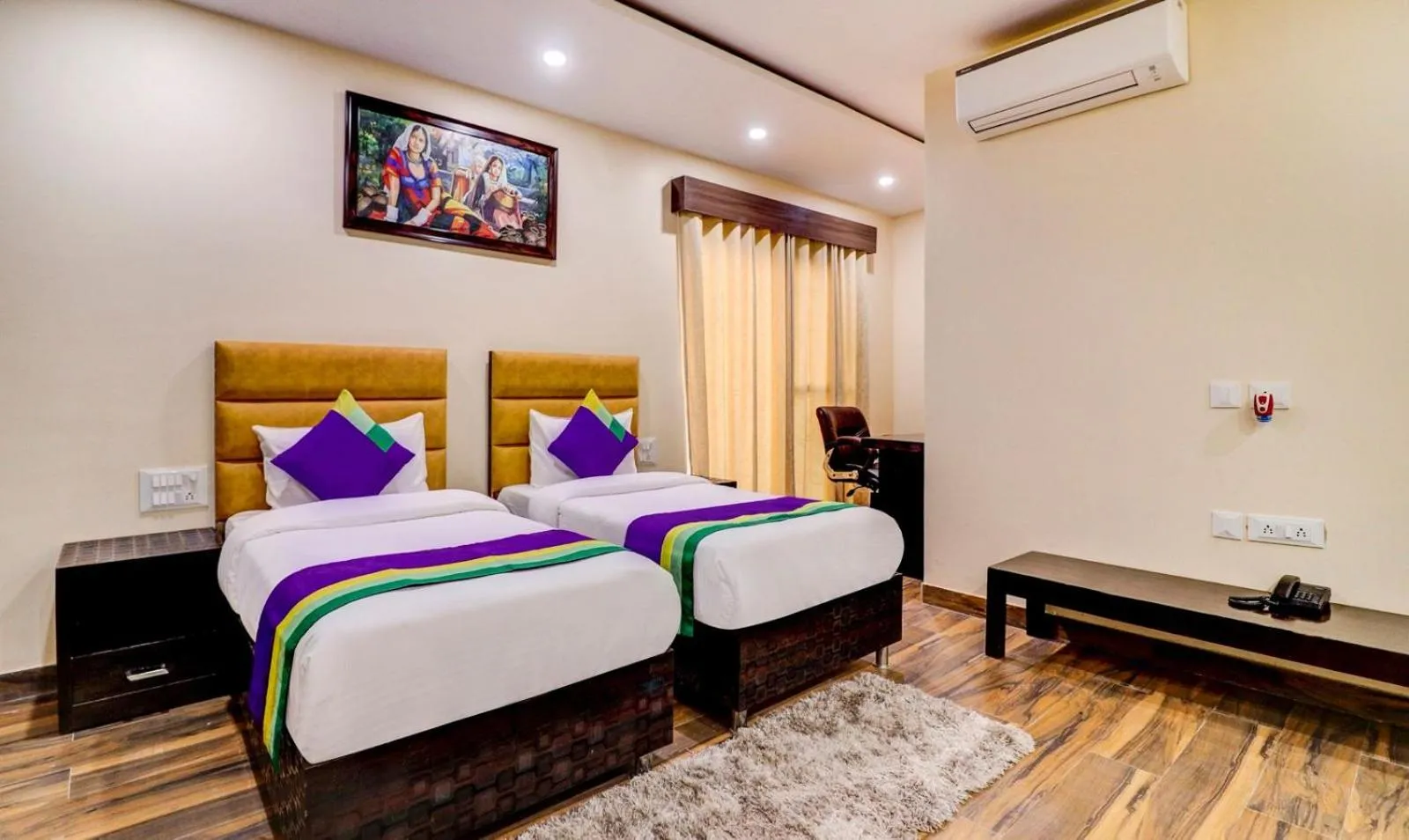 Bedroom, Bed in Hotel Grand Manor