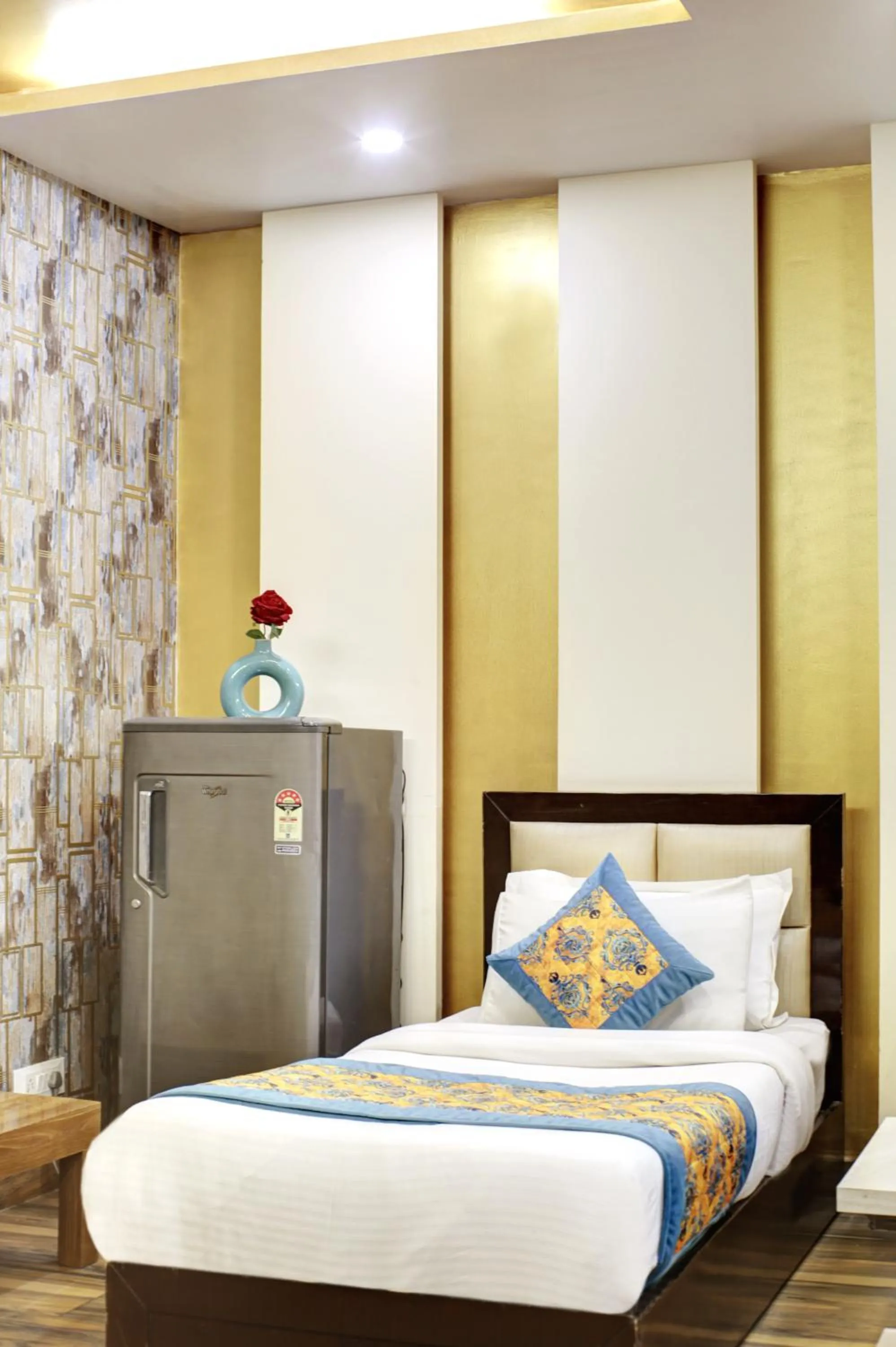 Bed in Hotel Grand Manor