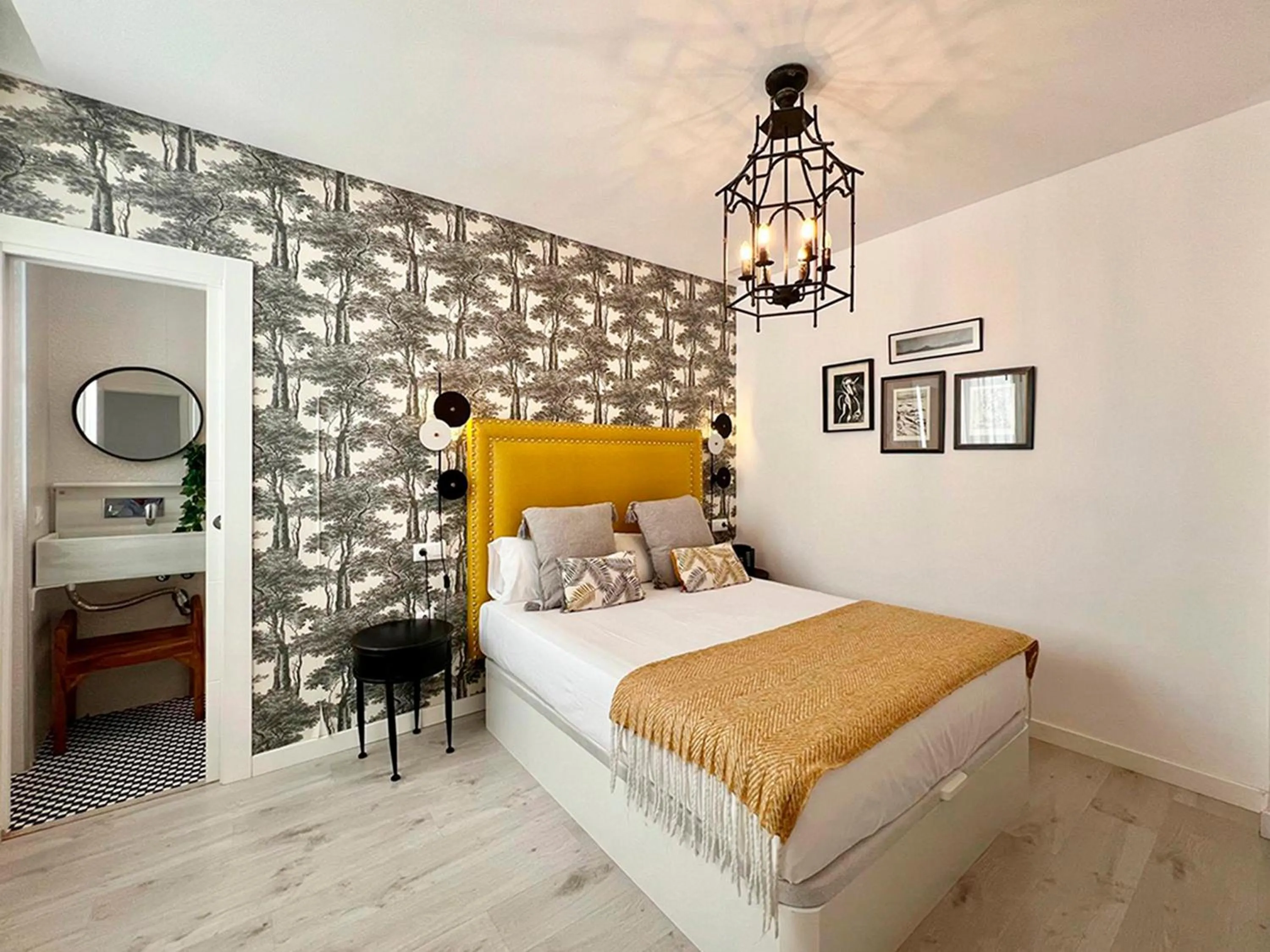 Bedroom, Bed in Apartamentos Realejo Campo del Príncipe 3000