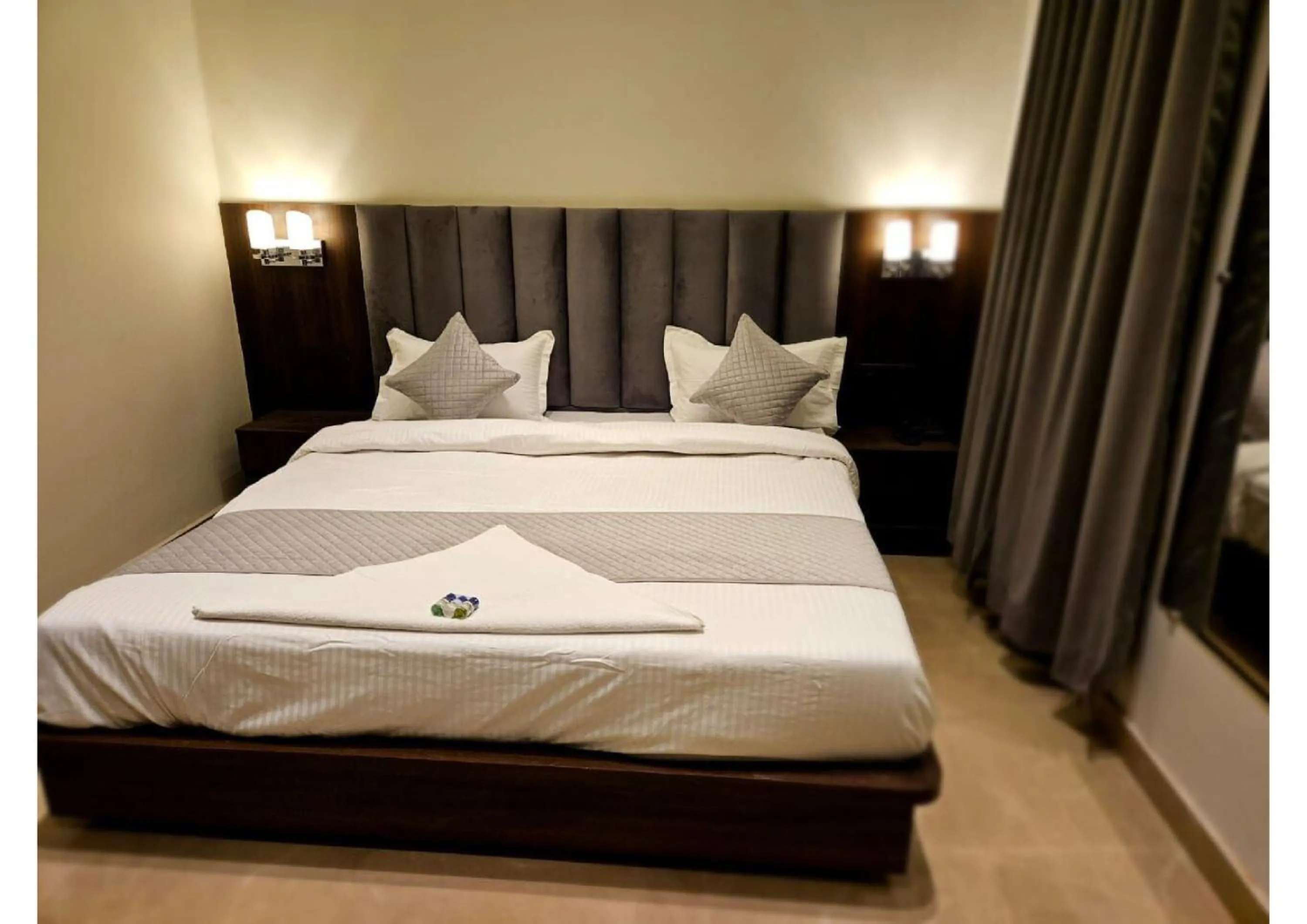 Bedroom in Hotel Majestic Grand By MNG Rooms