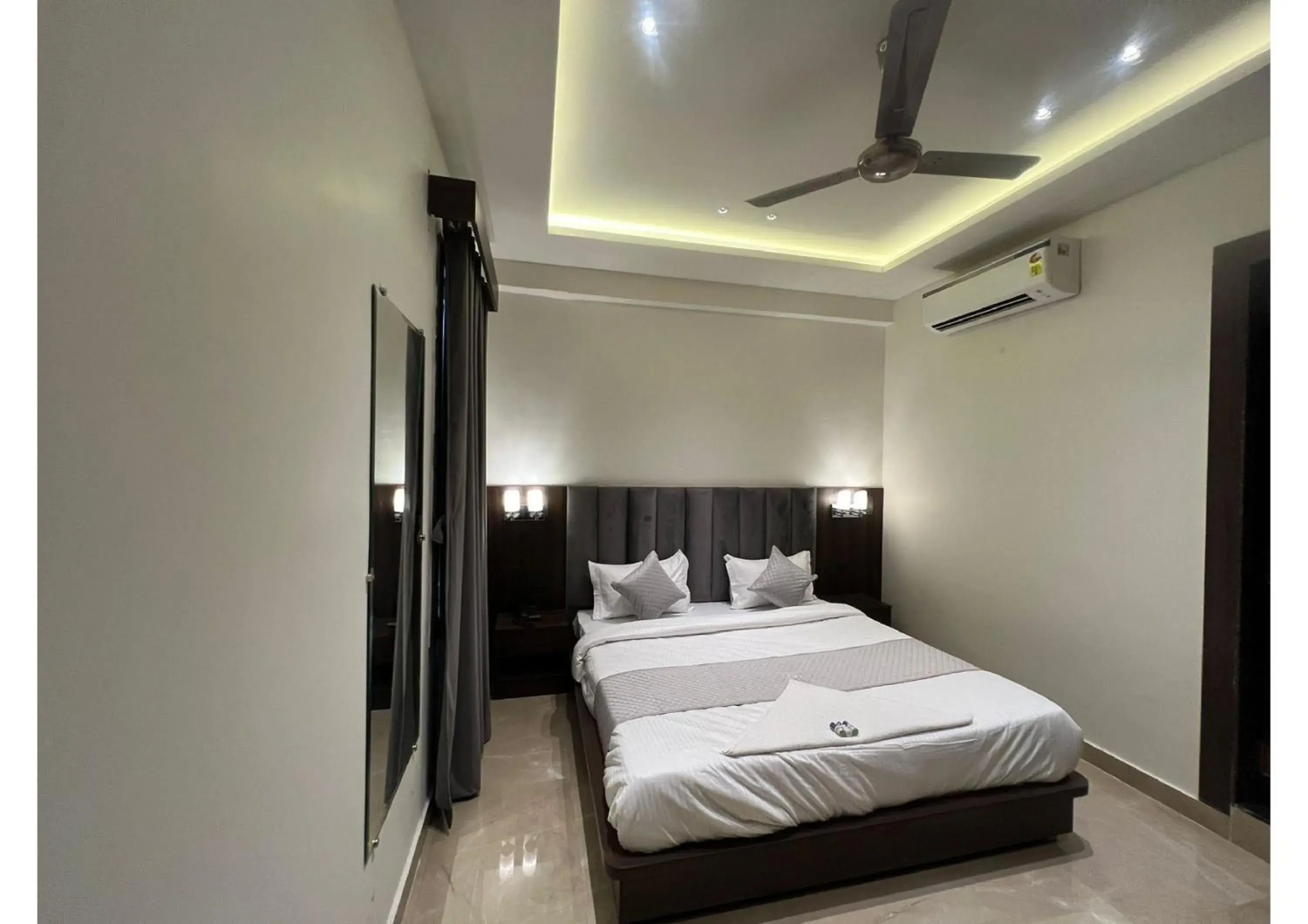 Double Room in Hotel Majestic Grand By MNG Rooms Double Room in Hotel Majestic Grand By MNG Rooms