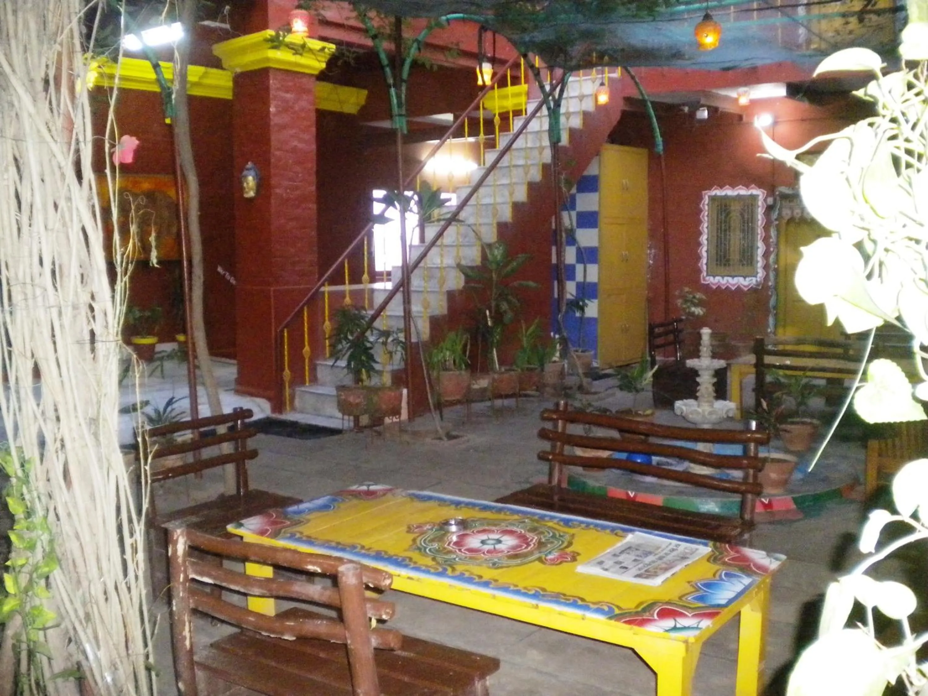 Restaurant/places to eat in Ganpati Guest House