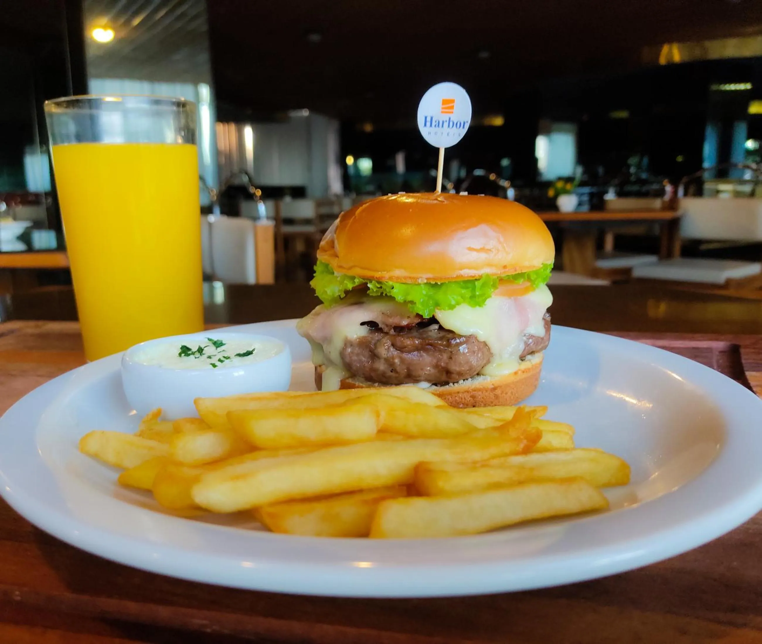 Restaurant/places to eat in Harbor Querência Hotel