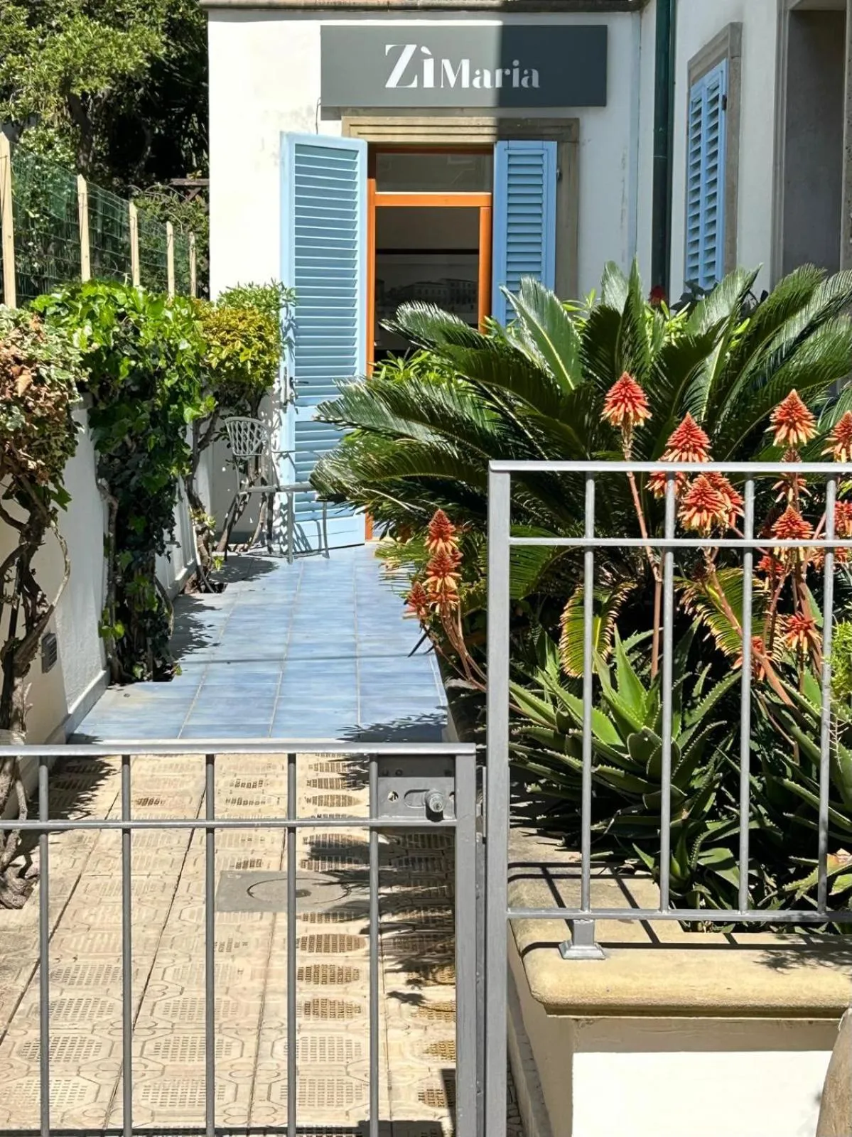 Property building in Zì Maria