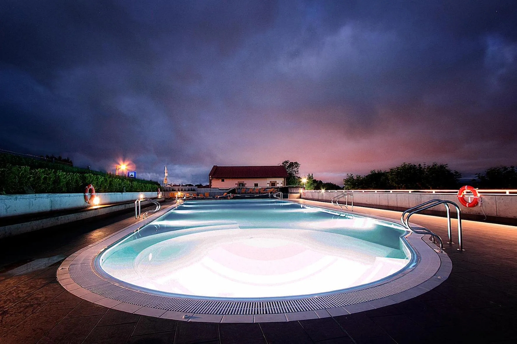 Swimming pool in Wecamp San Sebastián