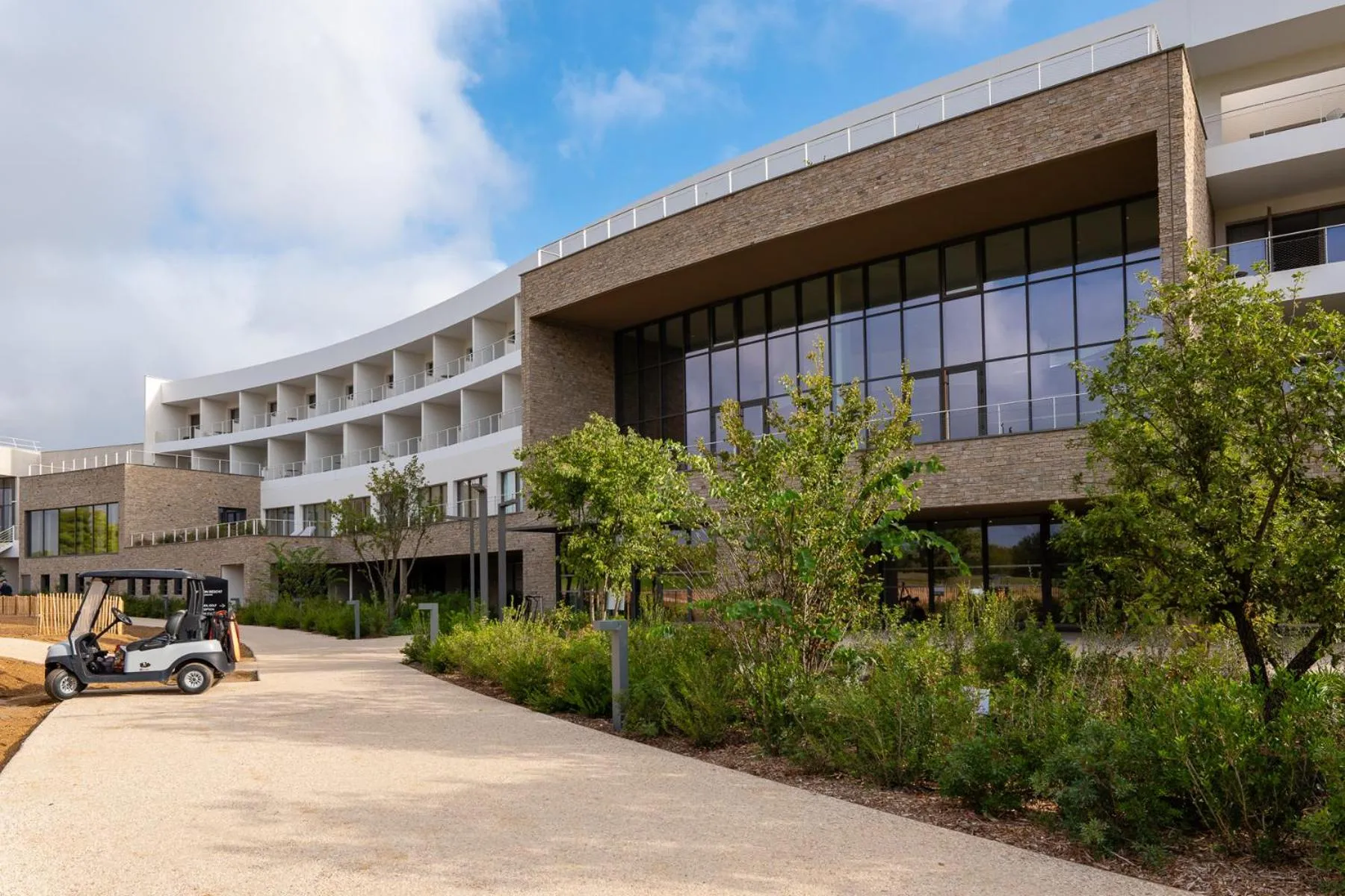 Property building in Hôtel Horizon Resort Massane & Spa