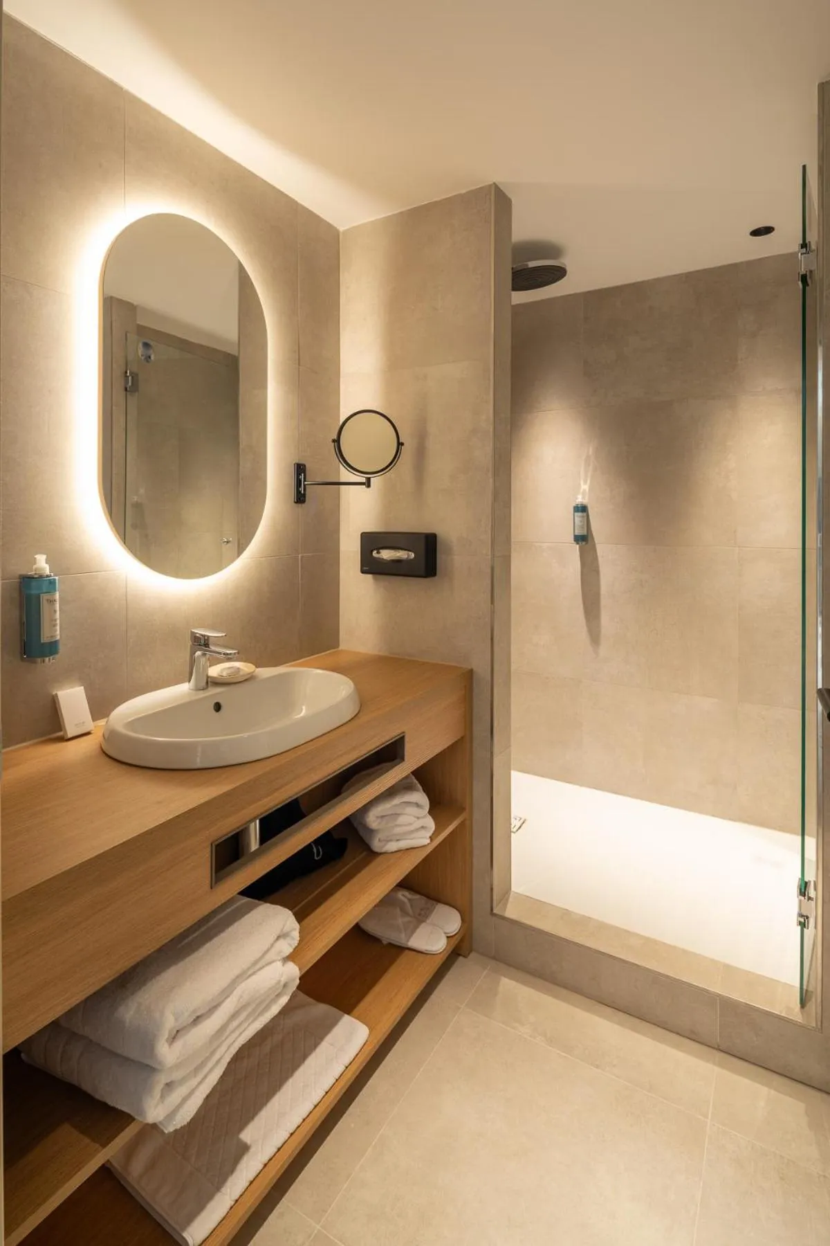 Bathroom in Hôtel Horizon Resort Massane & Spa