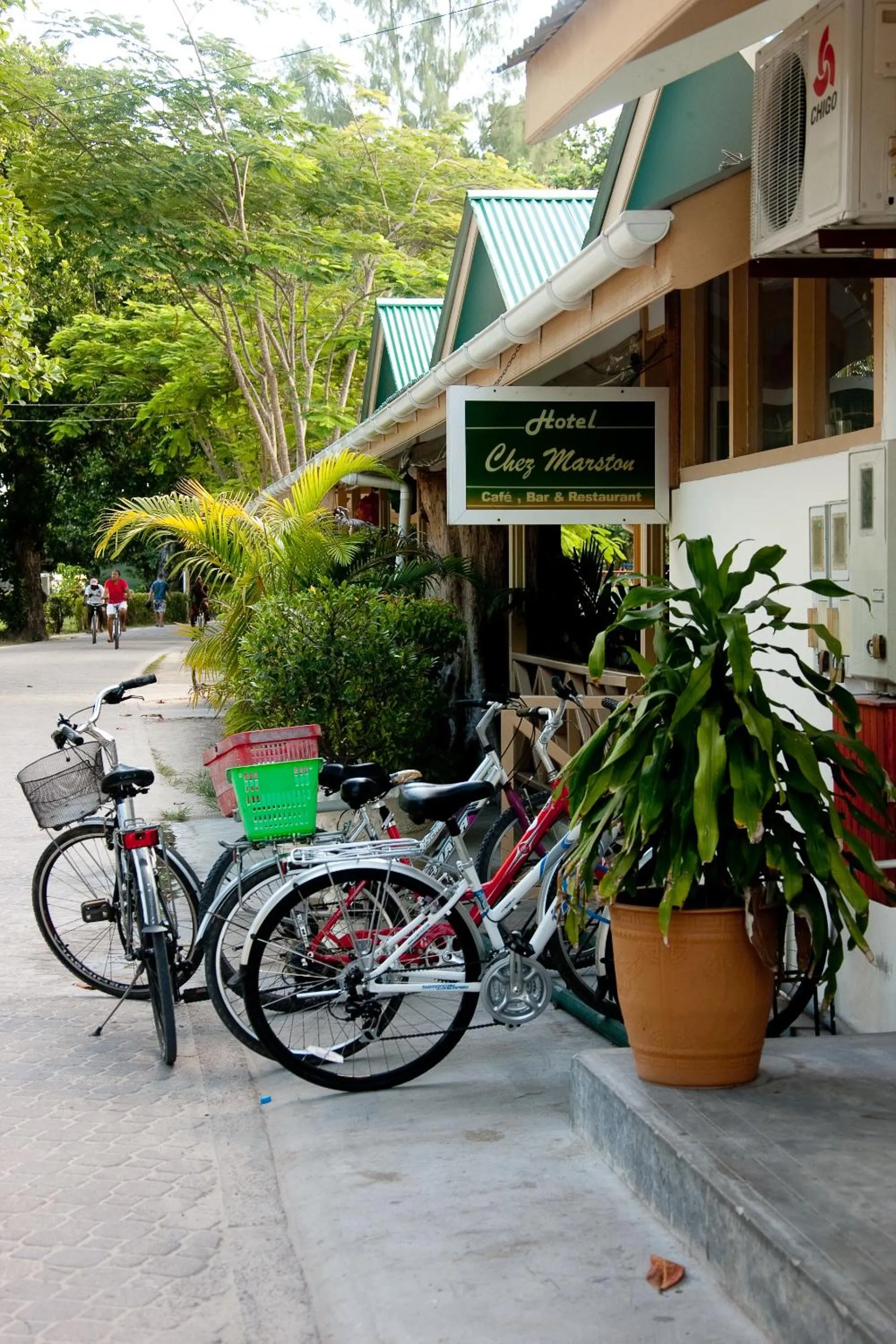 Facade/entrance in Chez Marston