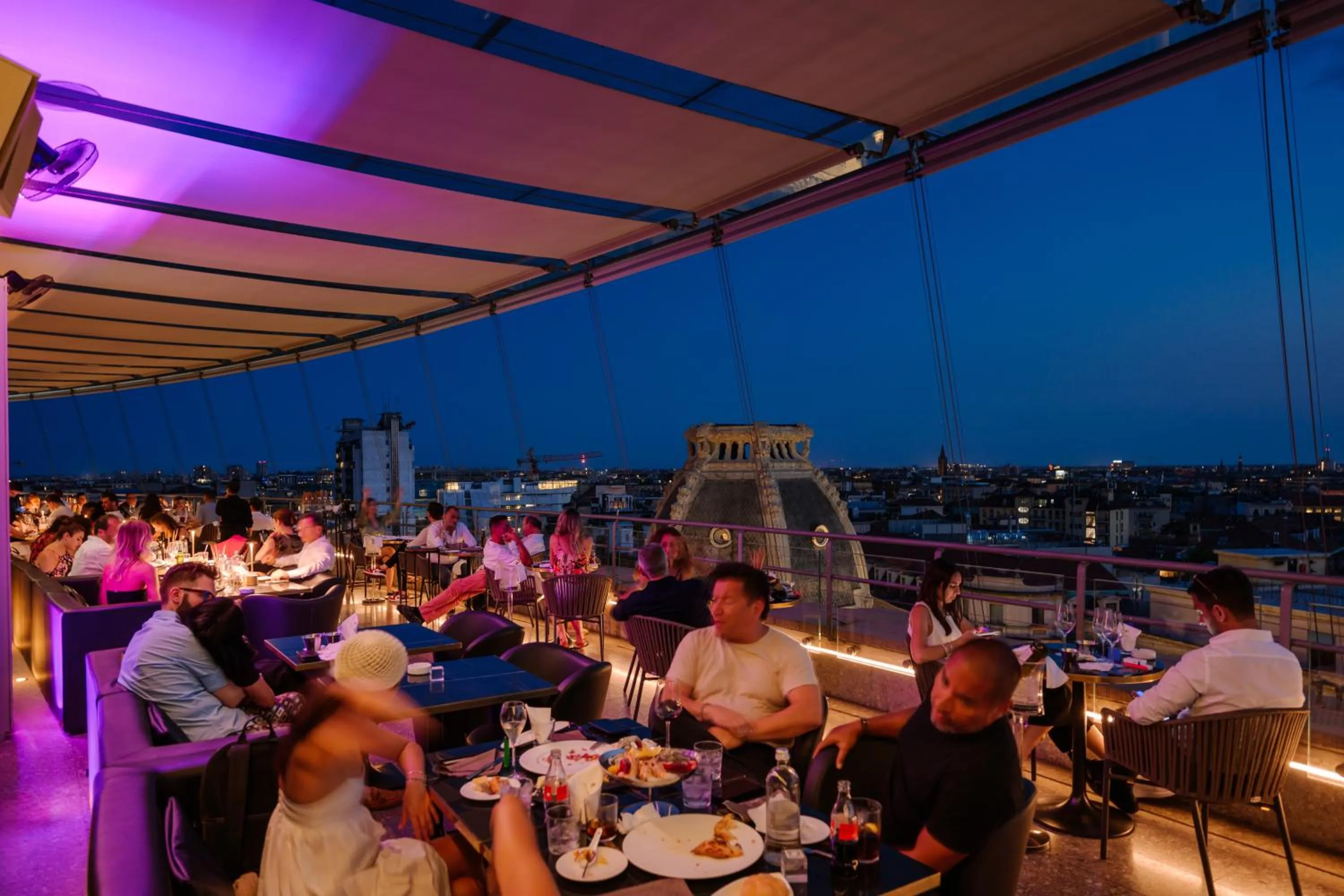 Lounge or bar in Hotel The Square Milano Duomo - Preferred Hotels & Resorts