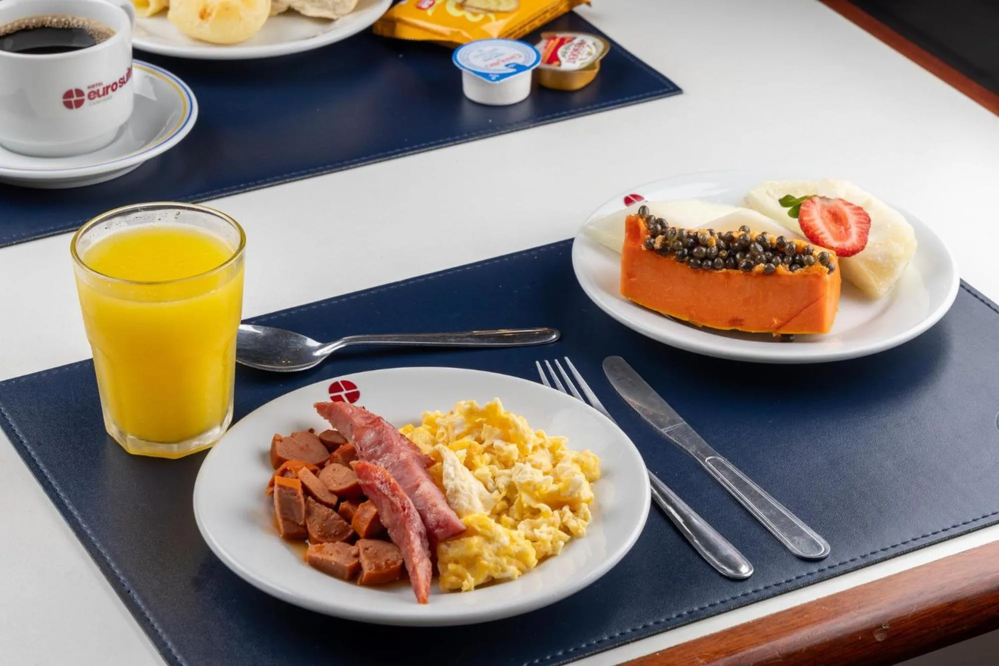 Breakfast in Hotel Euro Suite Campinas by Nacional Inn - Próximo ao Cambuí