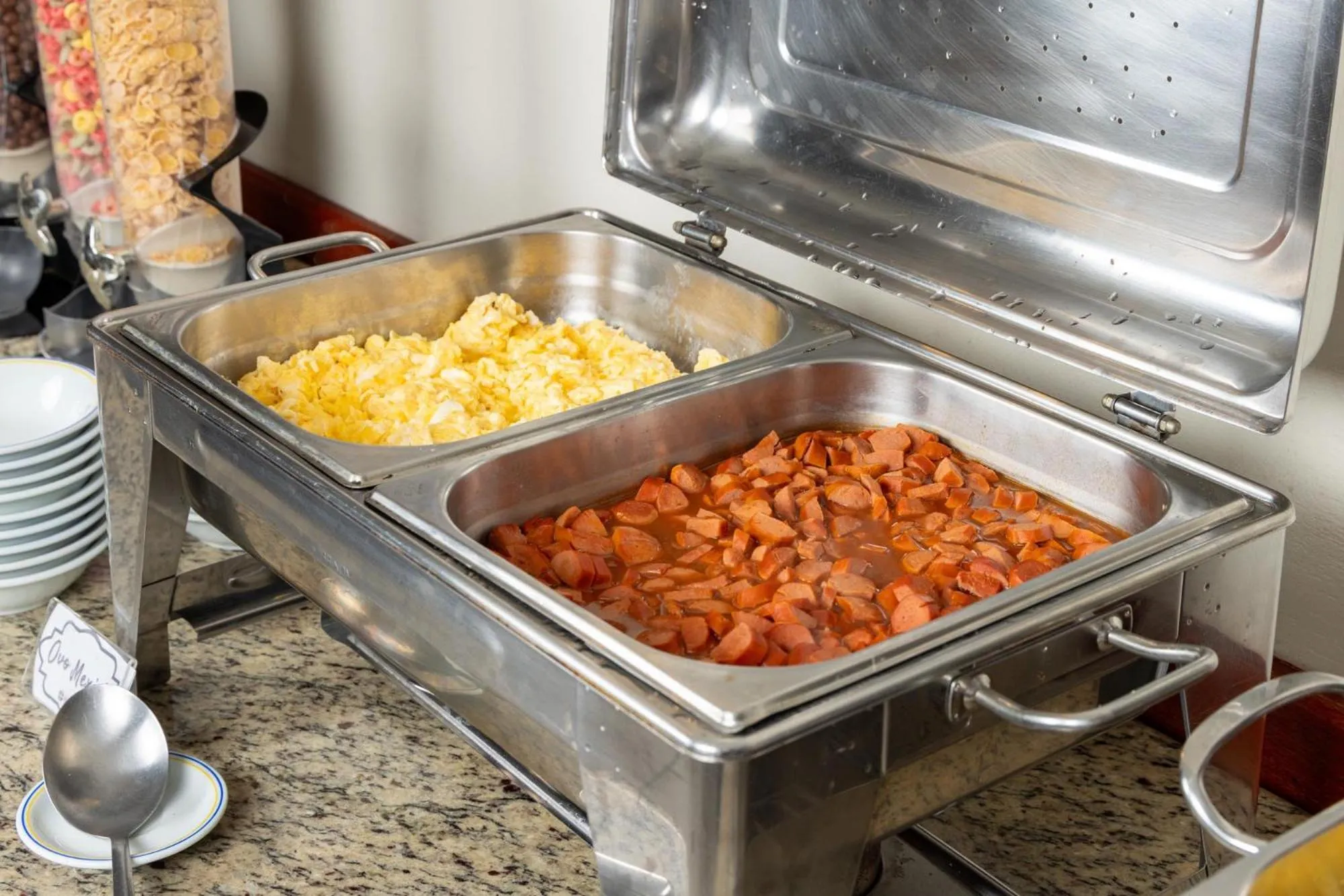 Breakfast in Hotel Euro Suite Campinas by Nacional Inn - Próximo ao Cambuí