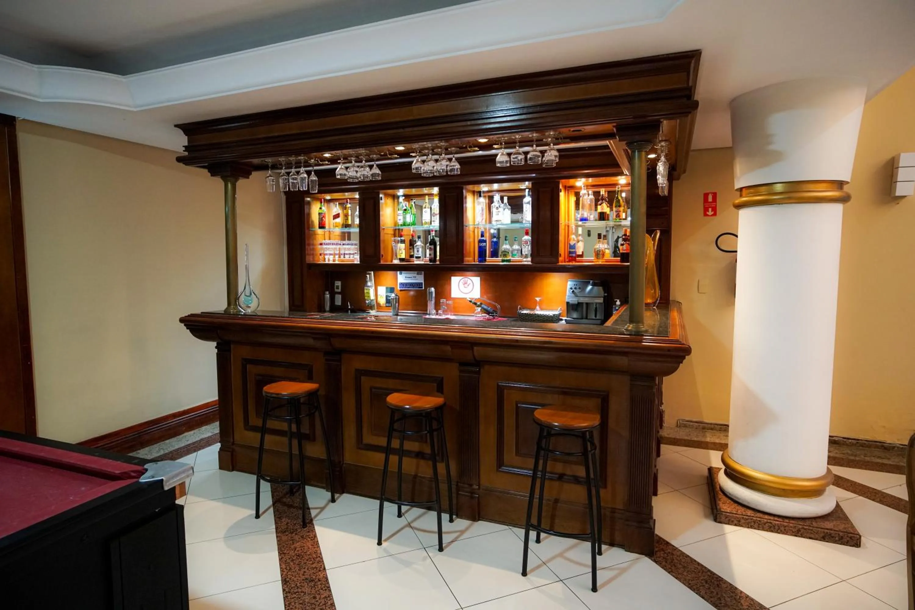Lounge or bar in Hotel Euro Suite Campinas by Nacional Inn - Próximo ao Cambuí