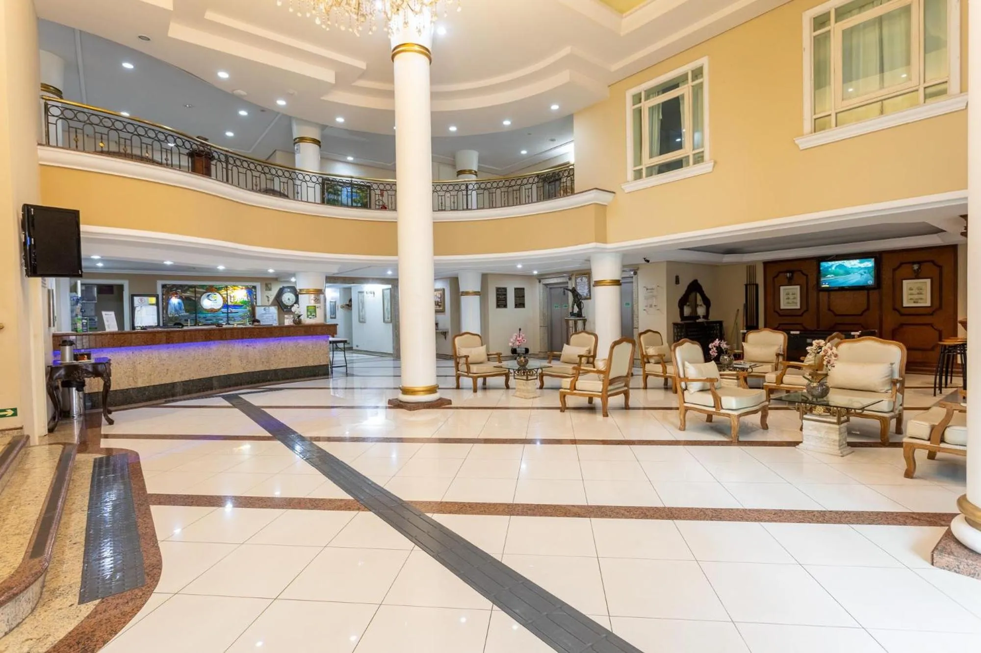 Lobby or reception in Hotel Euro Suite Campinas by Nacional Inn - Próximo ao Cambuí