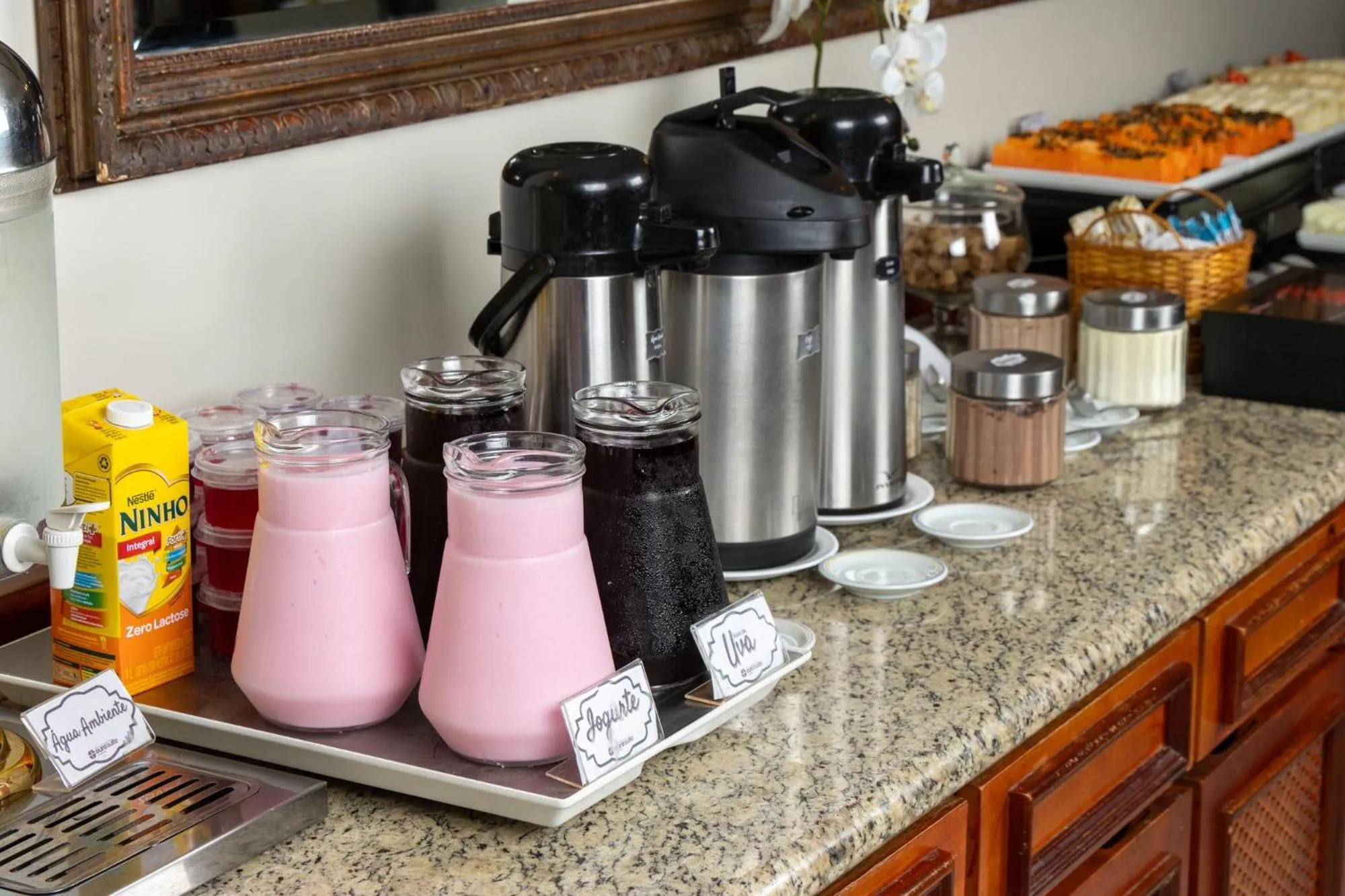 Breakfast in Hotel Euro Suite Campinas by Nacional Inn - Próximo ao Cambuí