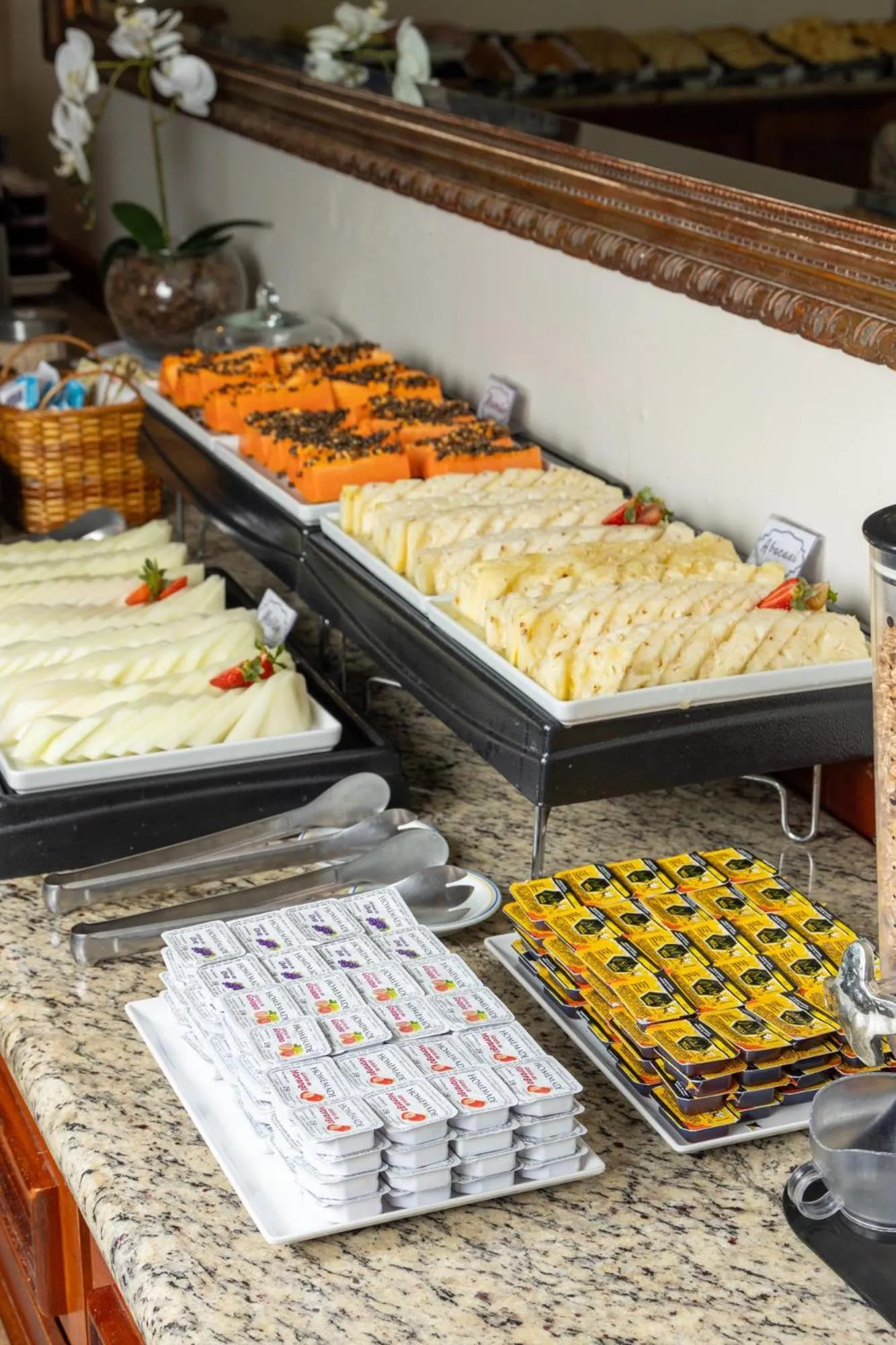 Breakfast in Hotel Euro Suite Campinas by Nacional Inn - Próximo ao Cambuí