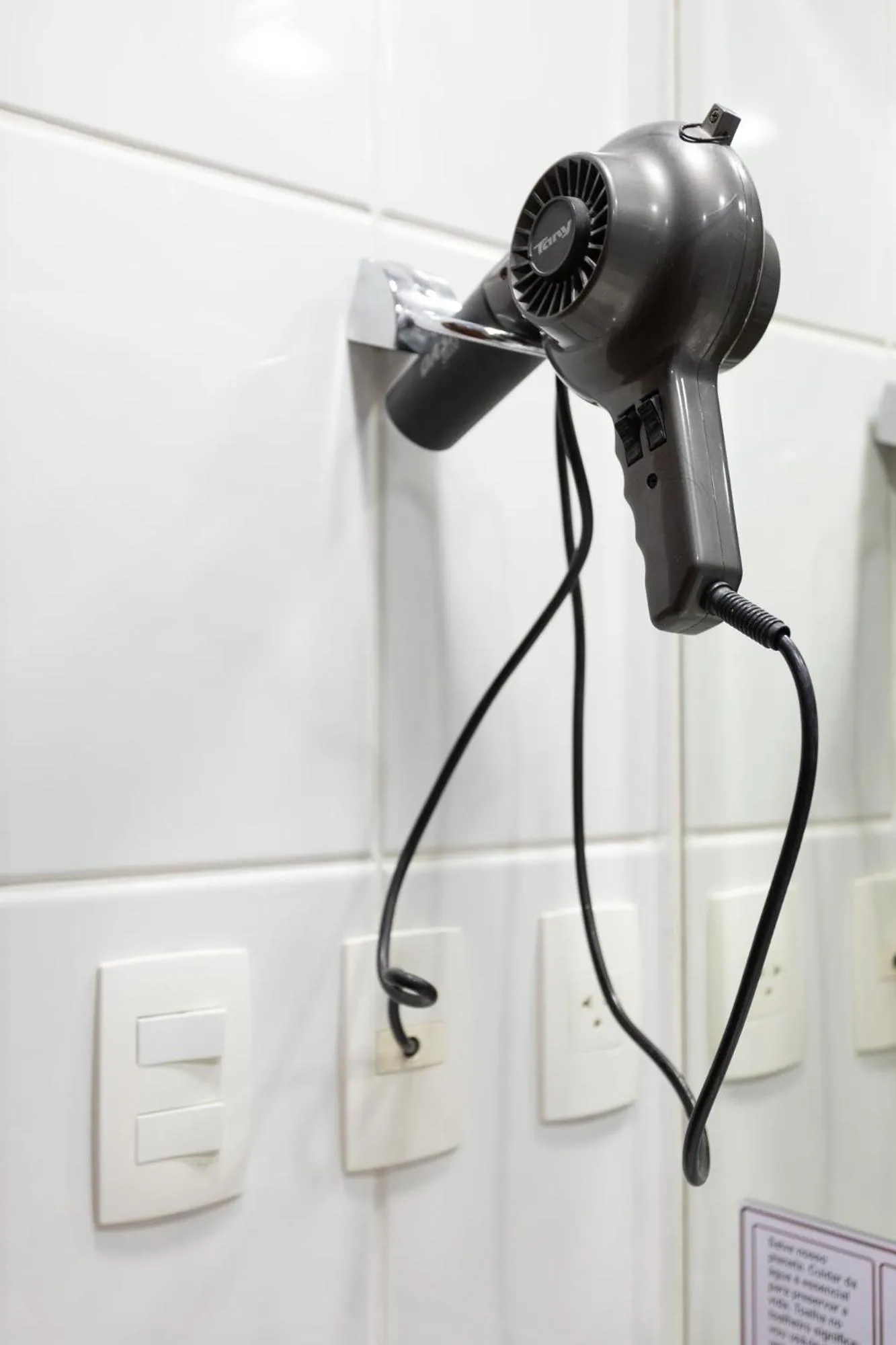 hair dryier in Hotel Euro Suite Campinas by Nacional Inn - Próximo ao Cambuí