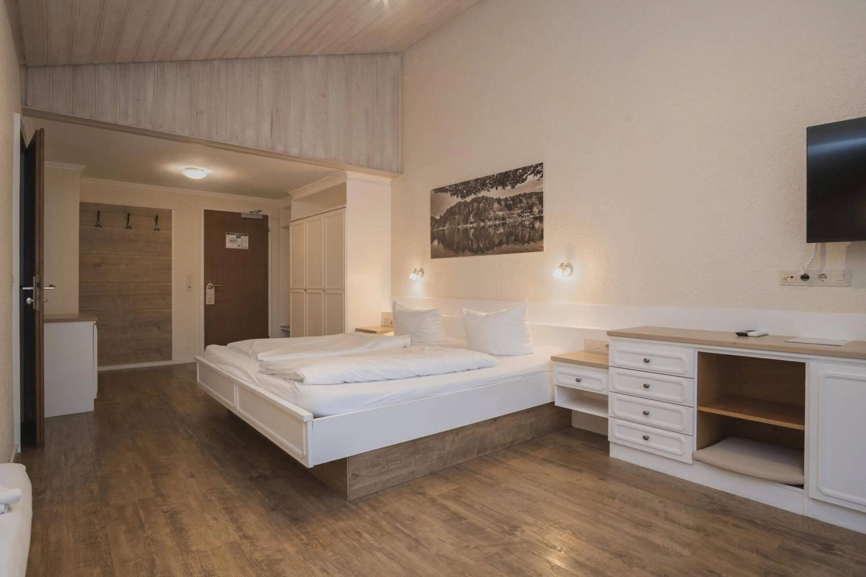 Photo of the whole room, Bed in Trail Hotel Oberstaufen