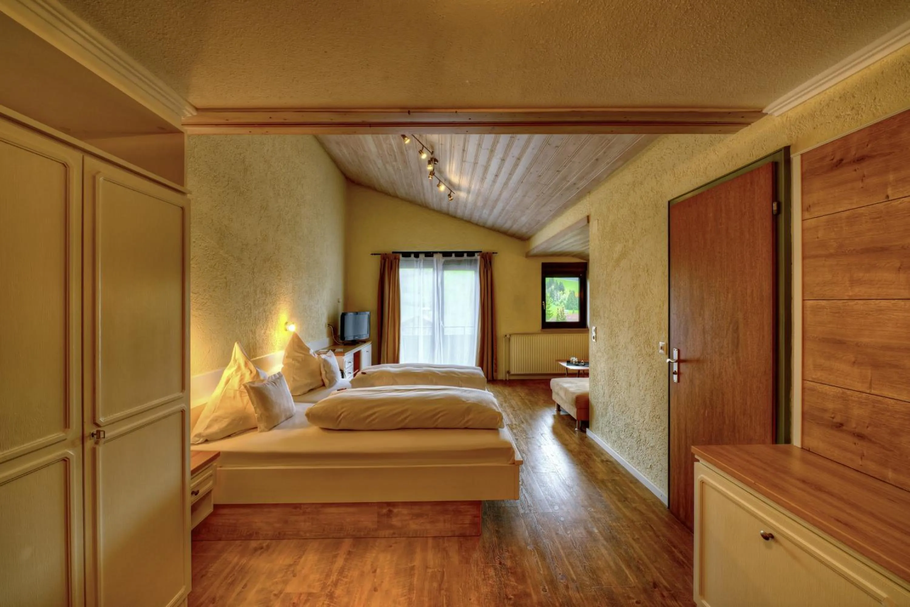 Bed in H+ Hotel Oberstaufen