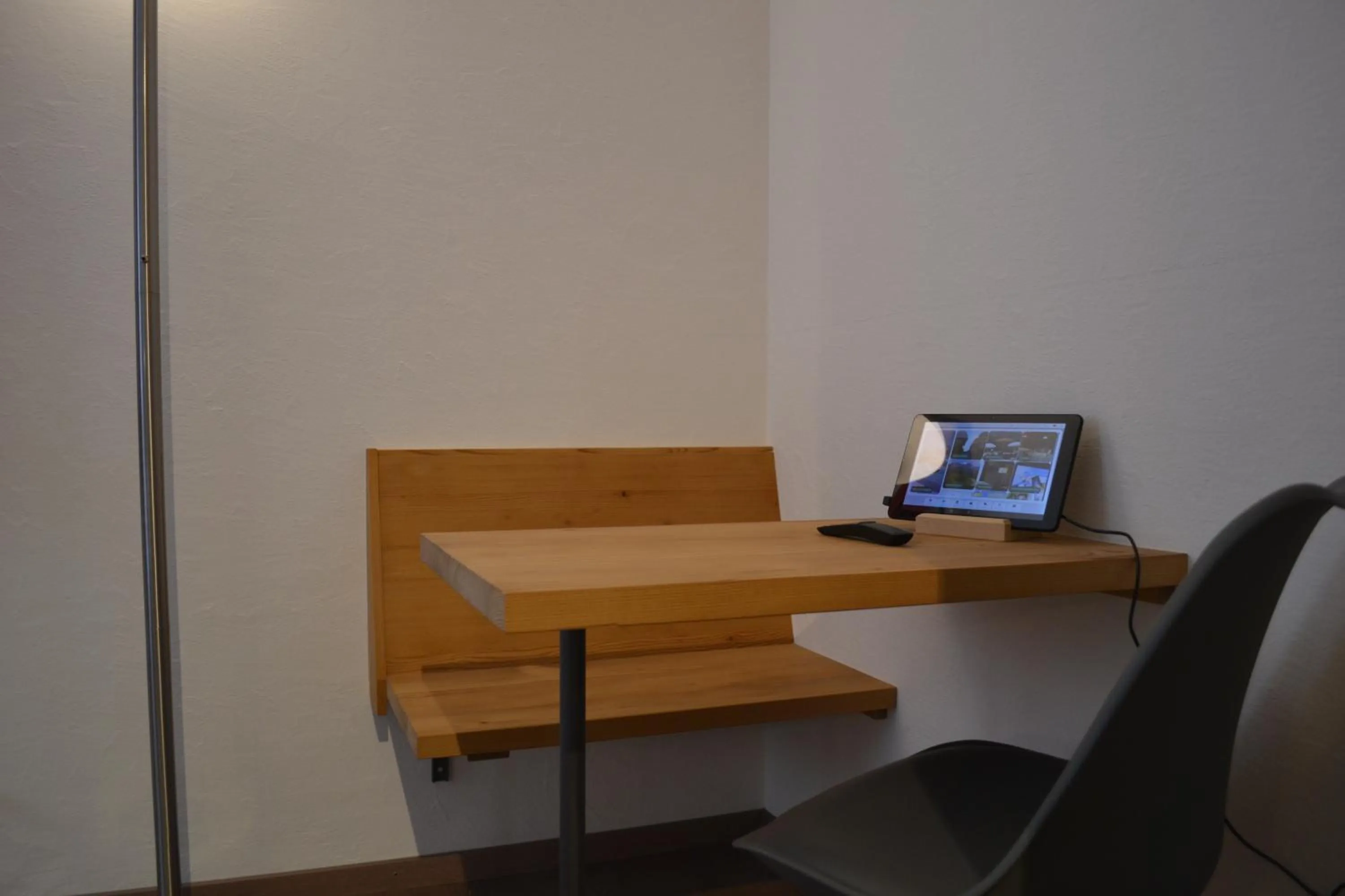 Photo of the whole room in B&B Chasa Arfusch