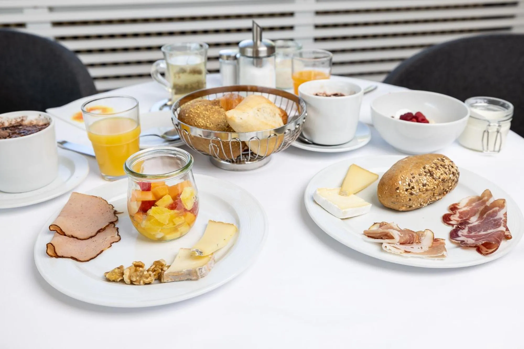 Breakfast in B&B Chasa Arfusch