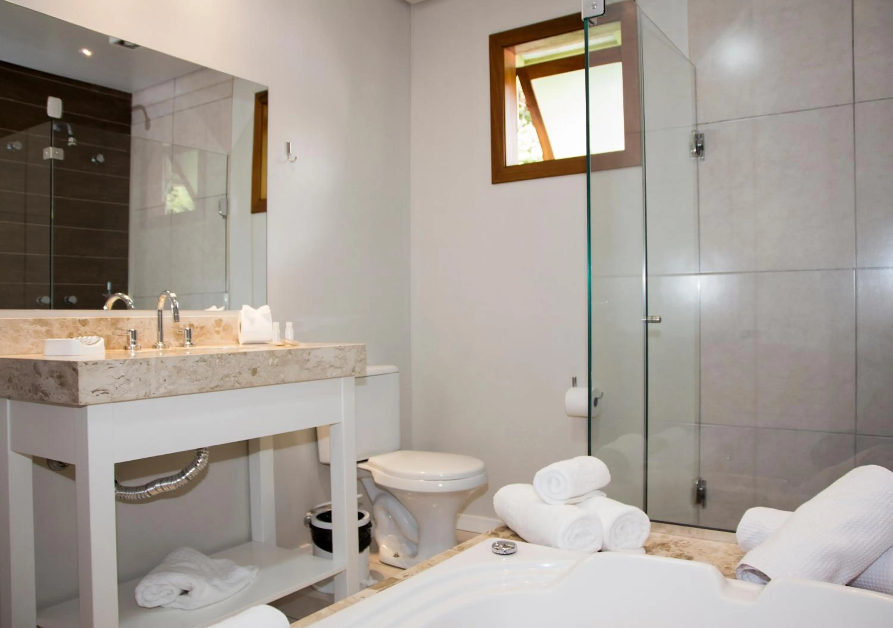 Shower in Pousada Caminho dos Plátanos