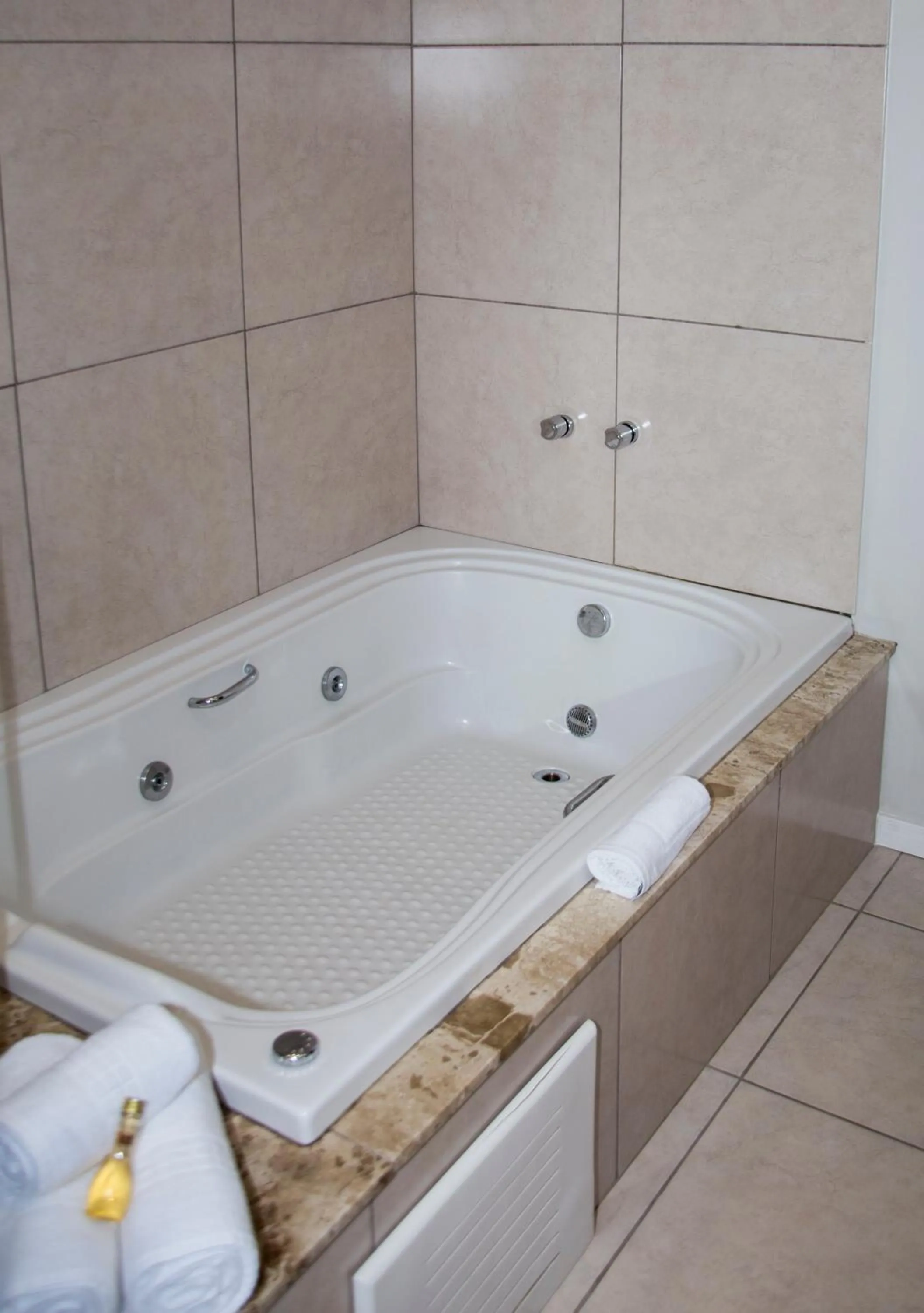 Bath in Pousada Caminho dos Plátanos