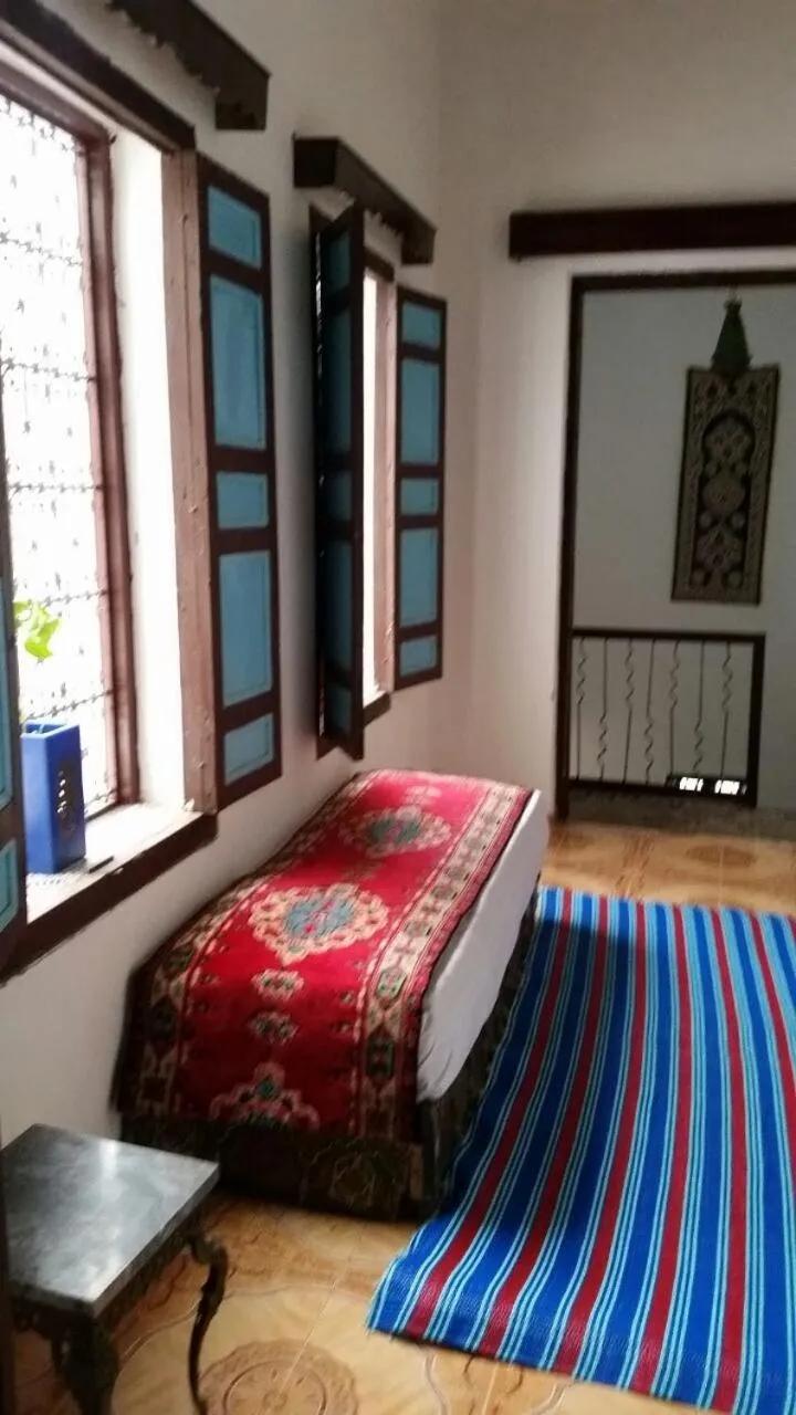 Living room, Bed in Riad Khmisa