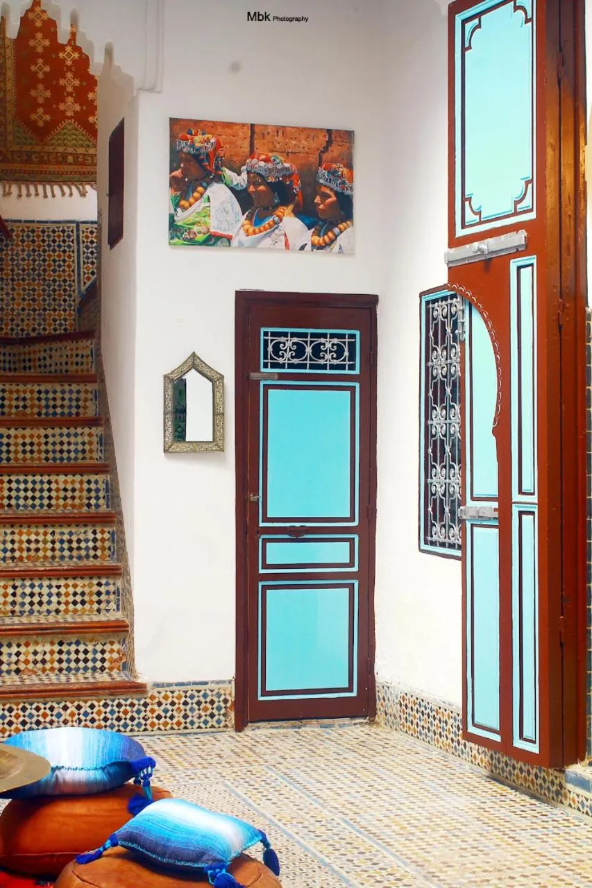 Communal lounge/ TV room in Riad Khmisa