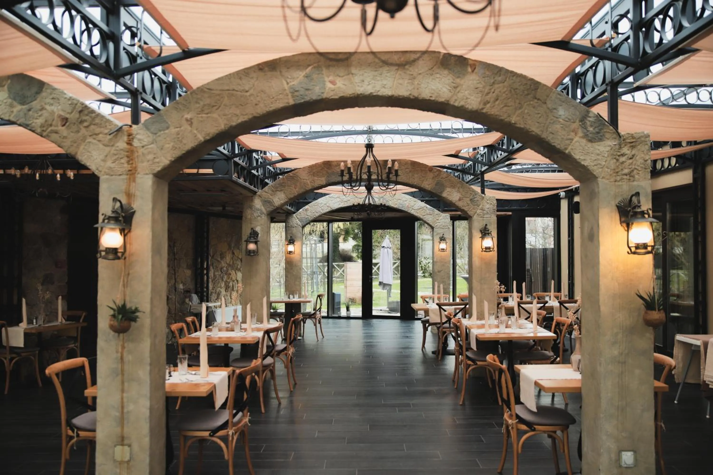 Restaurant/places to eat in Hotel Bernarda